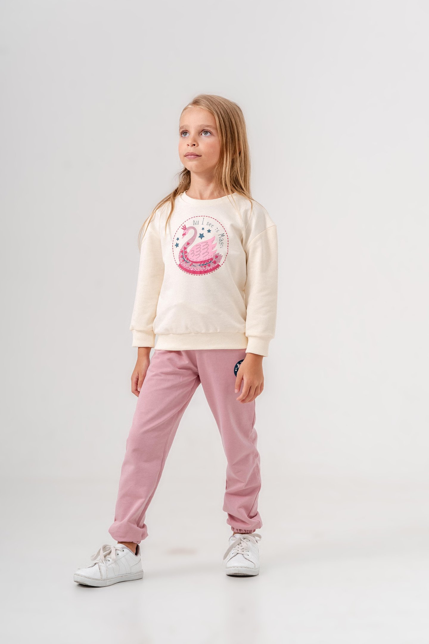 All I See Is Magic Baskılı Bacak Baskı Detaylı Kız Çocuk Alt Üst Eşofman Takımı