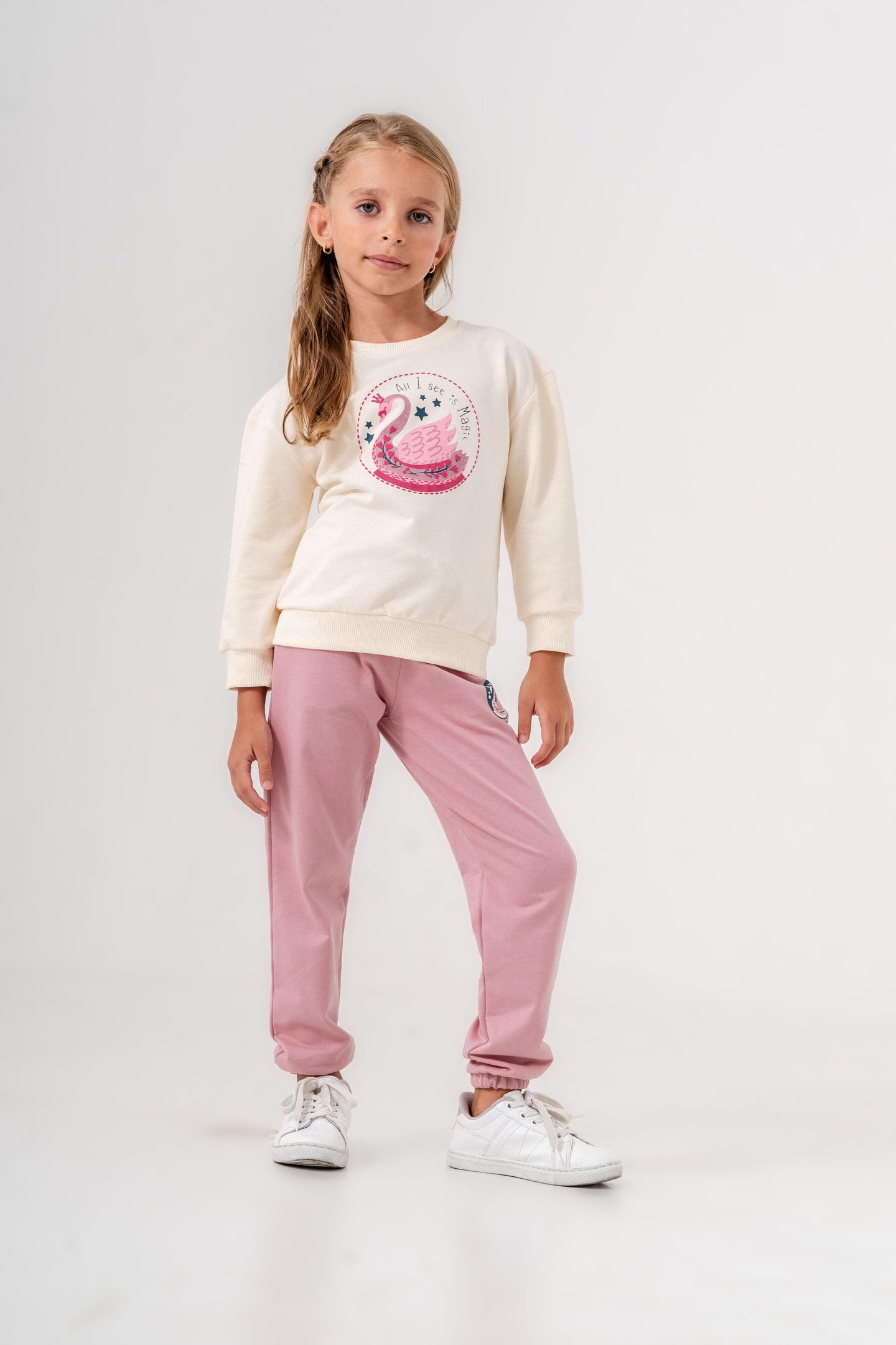 All I See Is Magic Baskılı Bacak Baskı Detaylı Kız Çocuk Alt Üst Eşofman Takımı