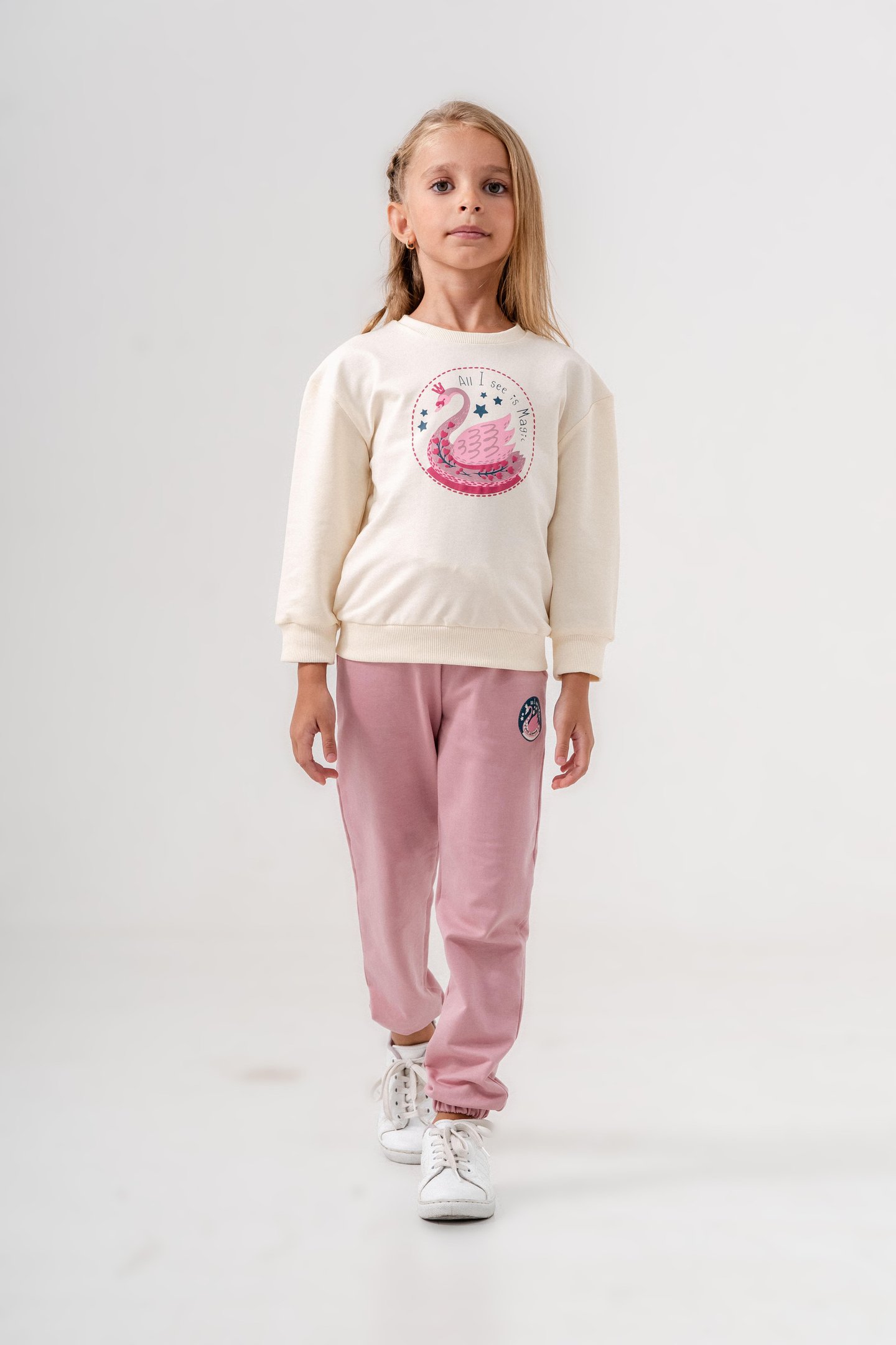 All I See Is Magic Baskılı Bacak Baskı Detaylı Kız Çocuk Alt Üst Eşofman Takımı