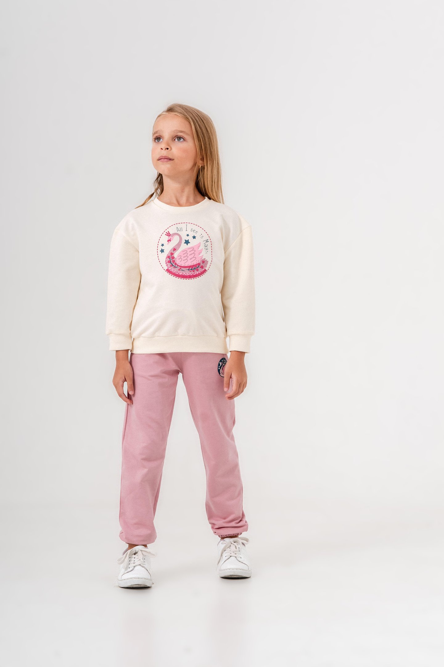 All I See Is Magic Baskılı Bacak Baskı Detaylı Kız Çocuk Alt Üst Eşofman Takımı