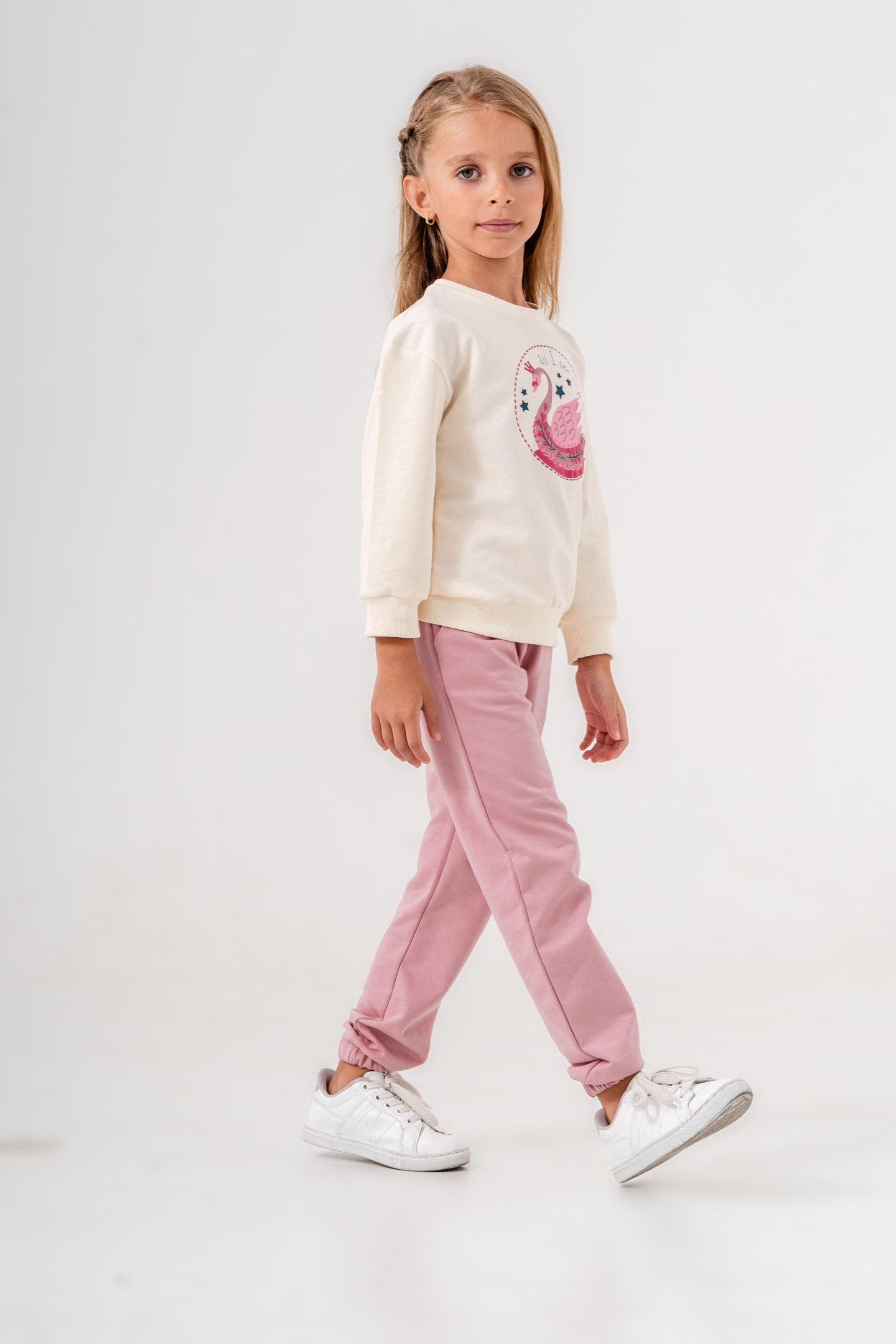 All I See Is Magic Baskılı Bacak Baskı Detaylı Kız Çocuk Alt Üst Eşofman Takımı