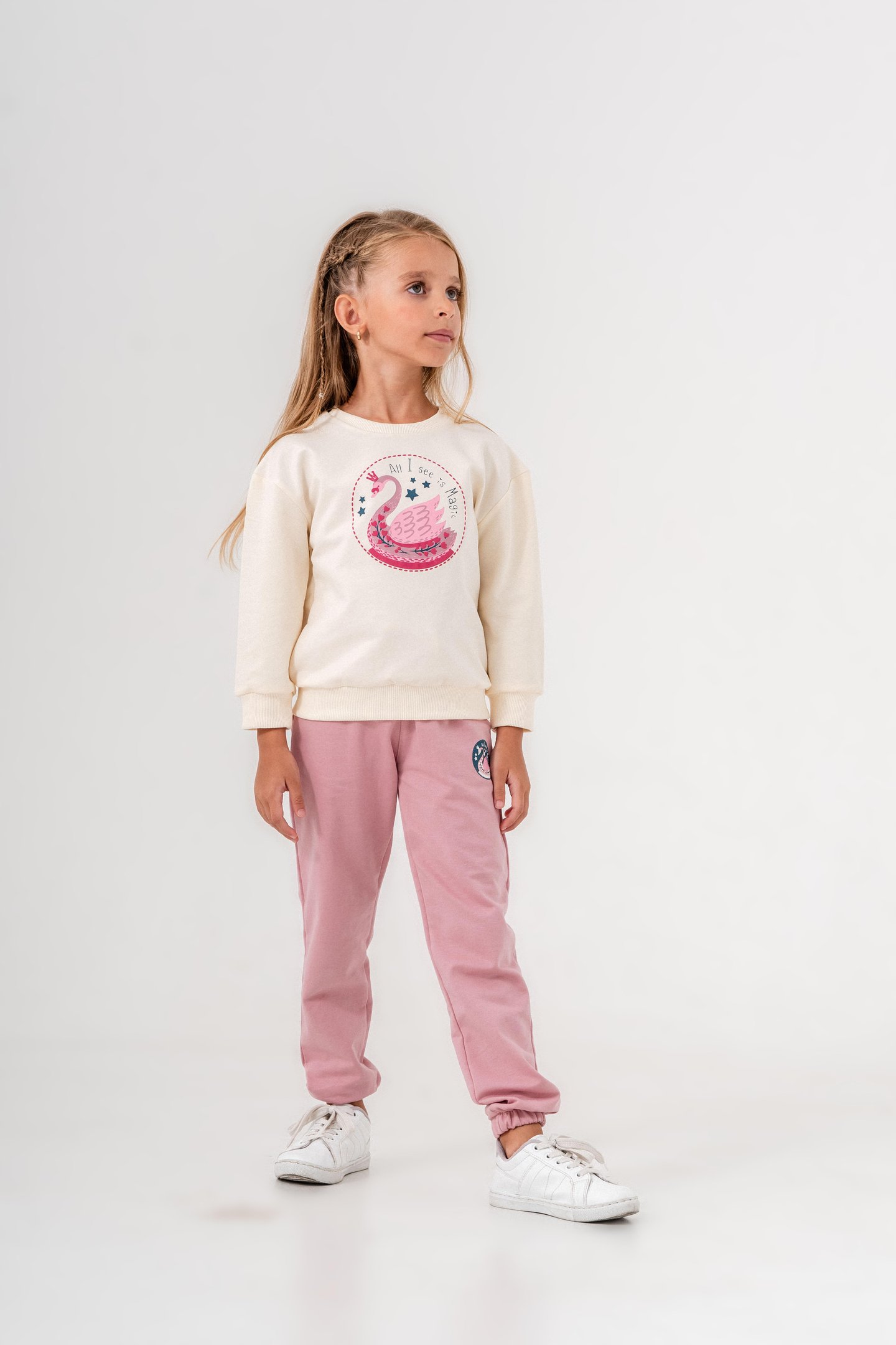 All I See Is Magic Baskılı Bacak Baskı Detaylı Kız Çocuk Alt Üst Eşofman Takımı