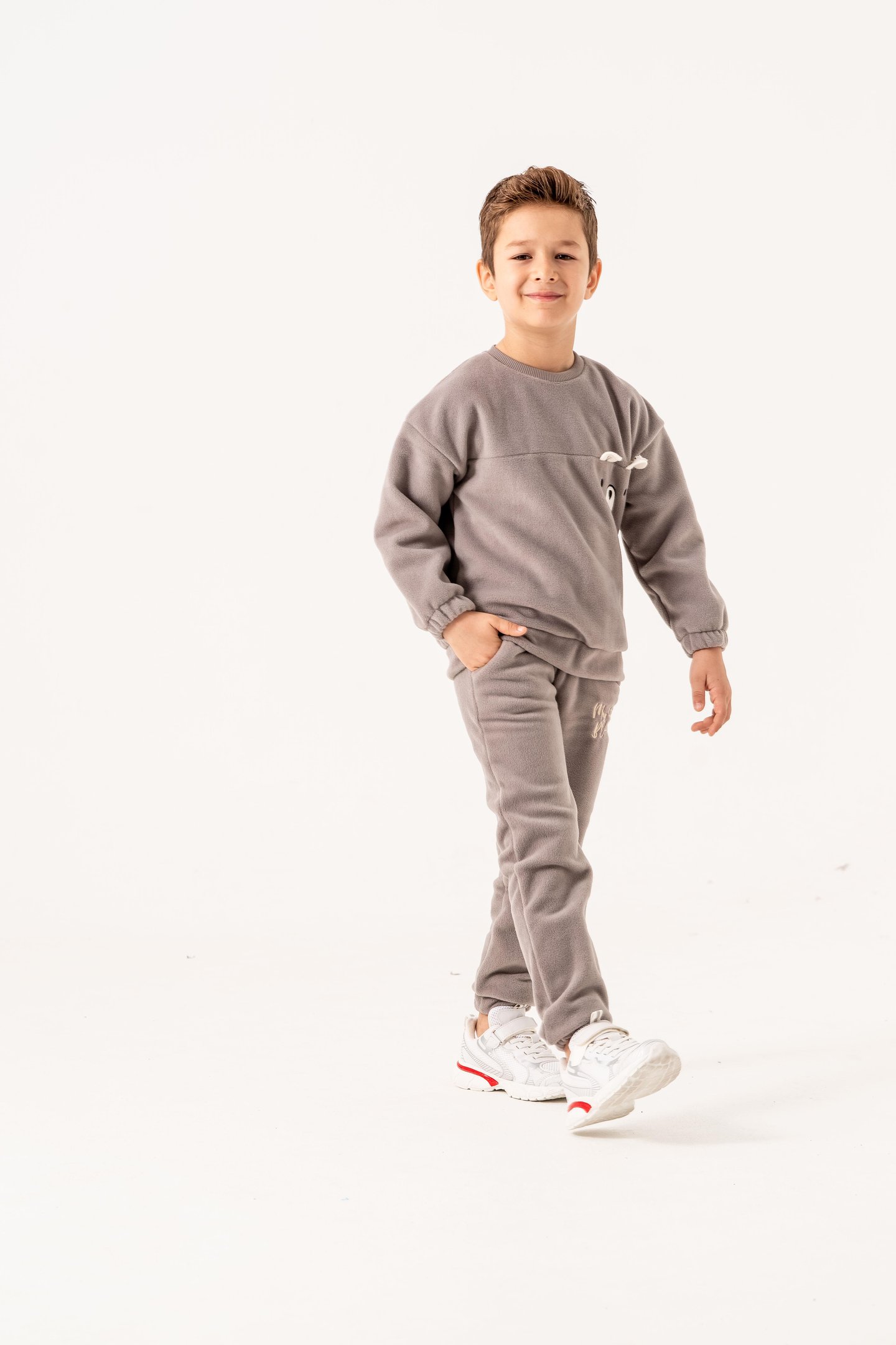 Aplikeli Ve Nakışlı Polar Erkek Çocuk Alt-Üst Eşofman Takımı