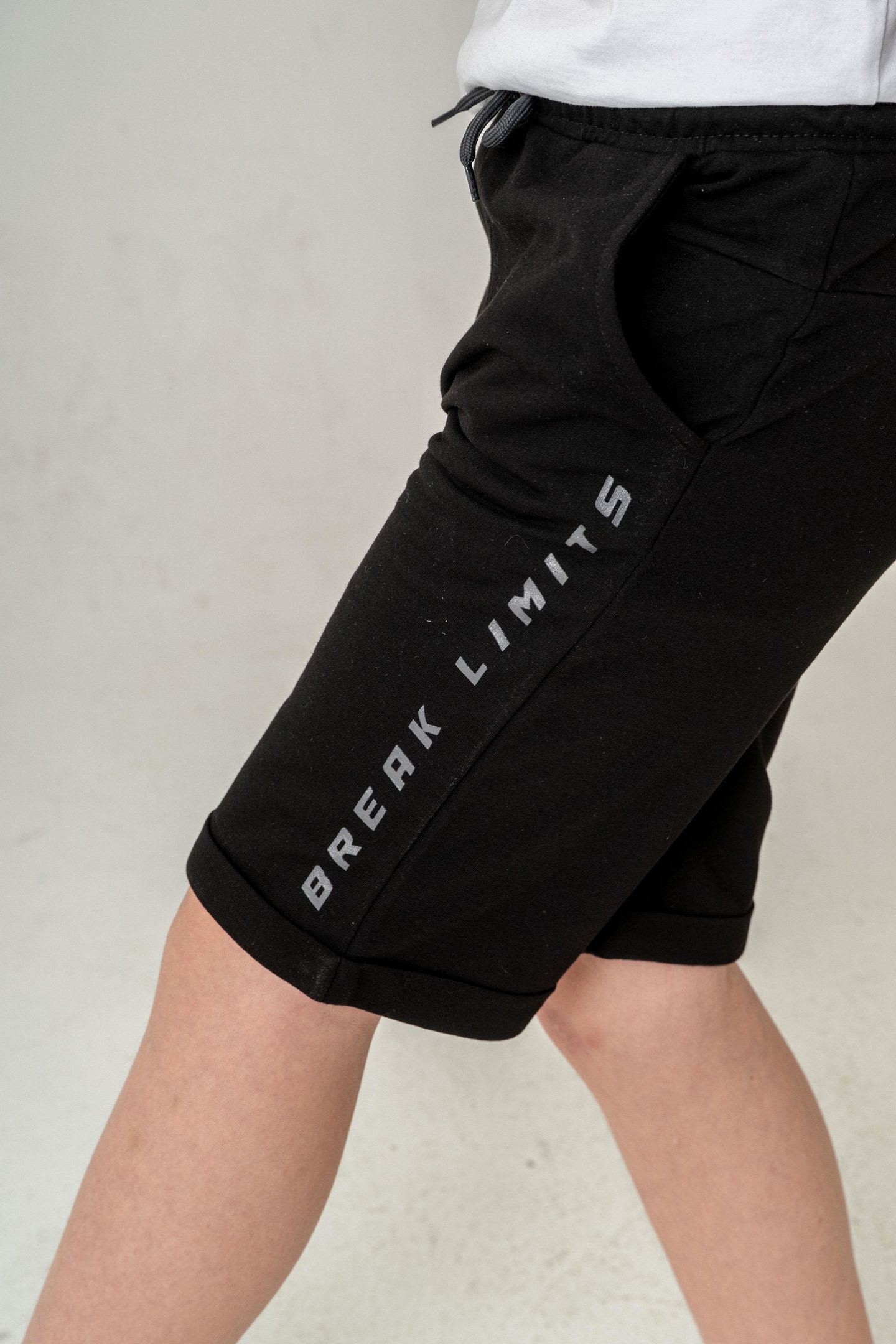 Break Limits Baskılı Arka Cepli Erkek Çocuk Şort