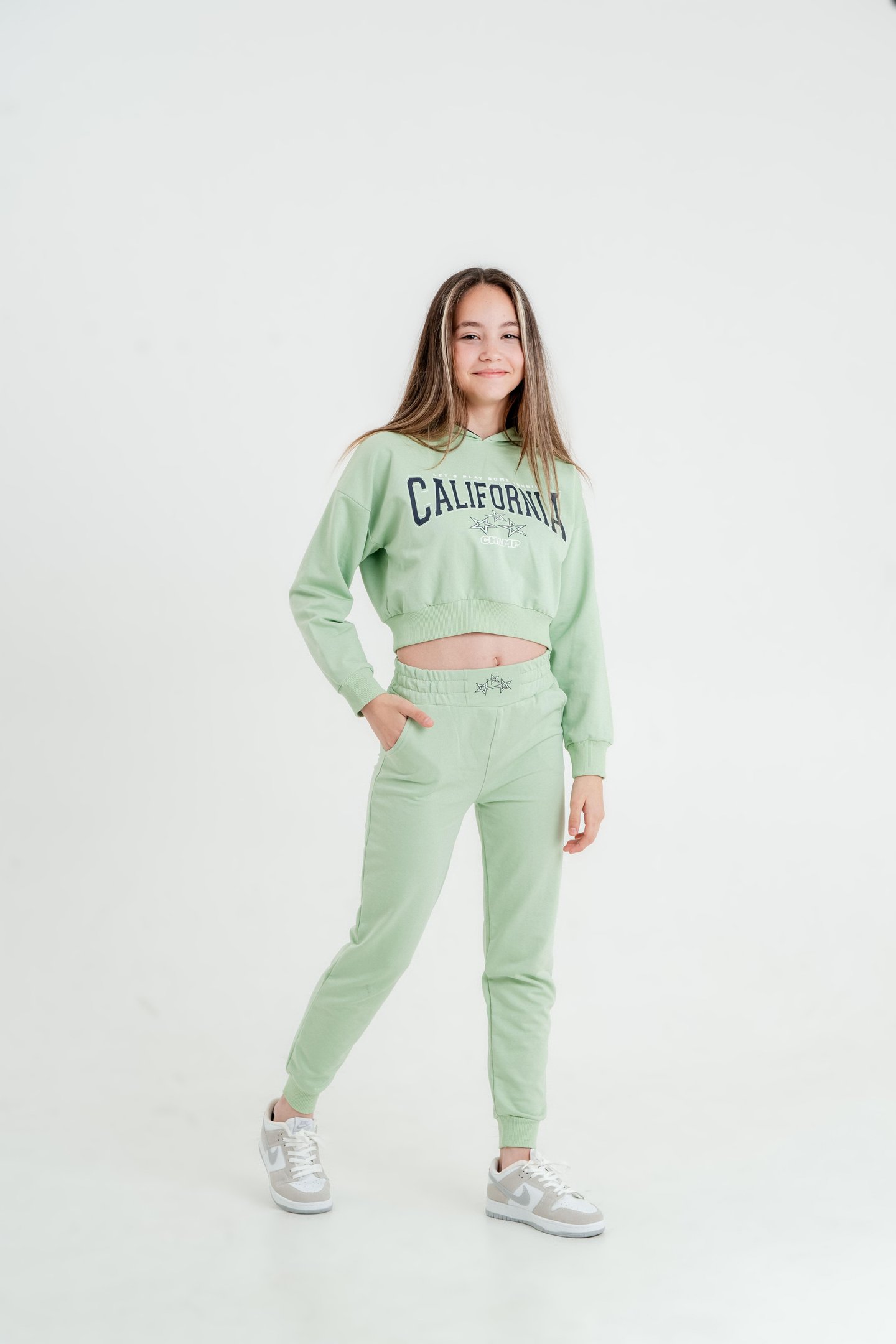 California Baskılı Crop Kapüşonlu Kız Çocuk Alt Üst Eşofman Takımı