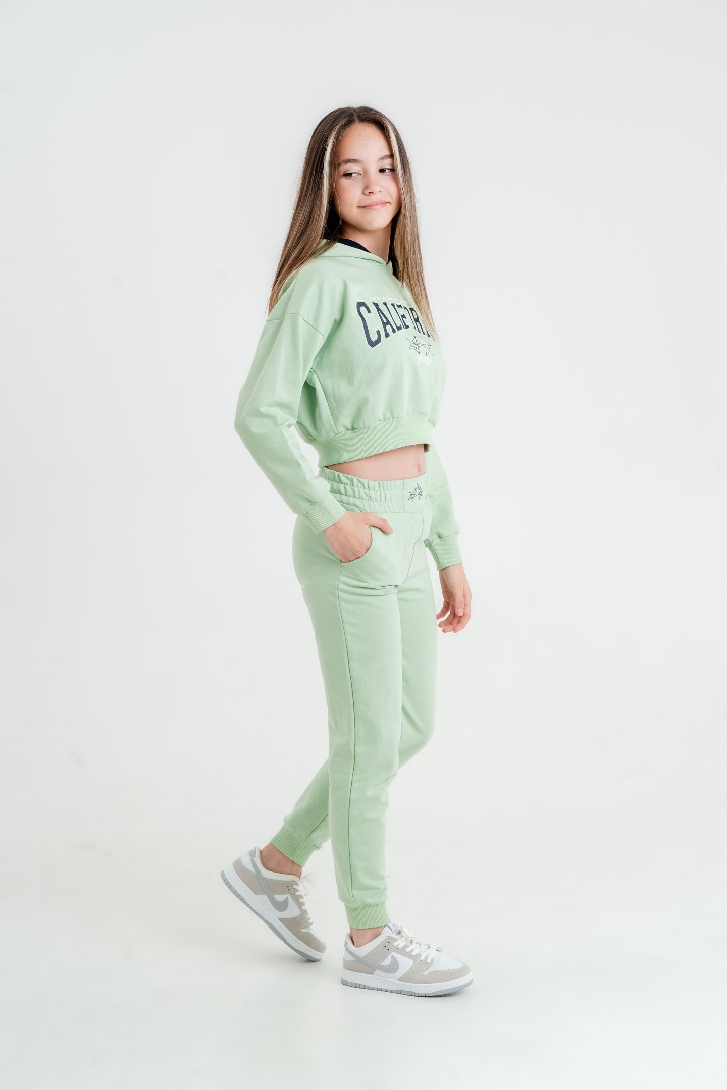 California Baskılı Crop Kapüşonlu Kız Çocuk Alt Üst Eşofman Takımı