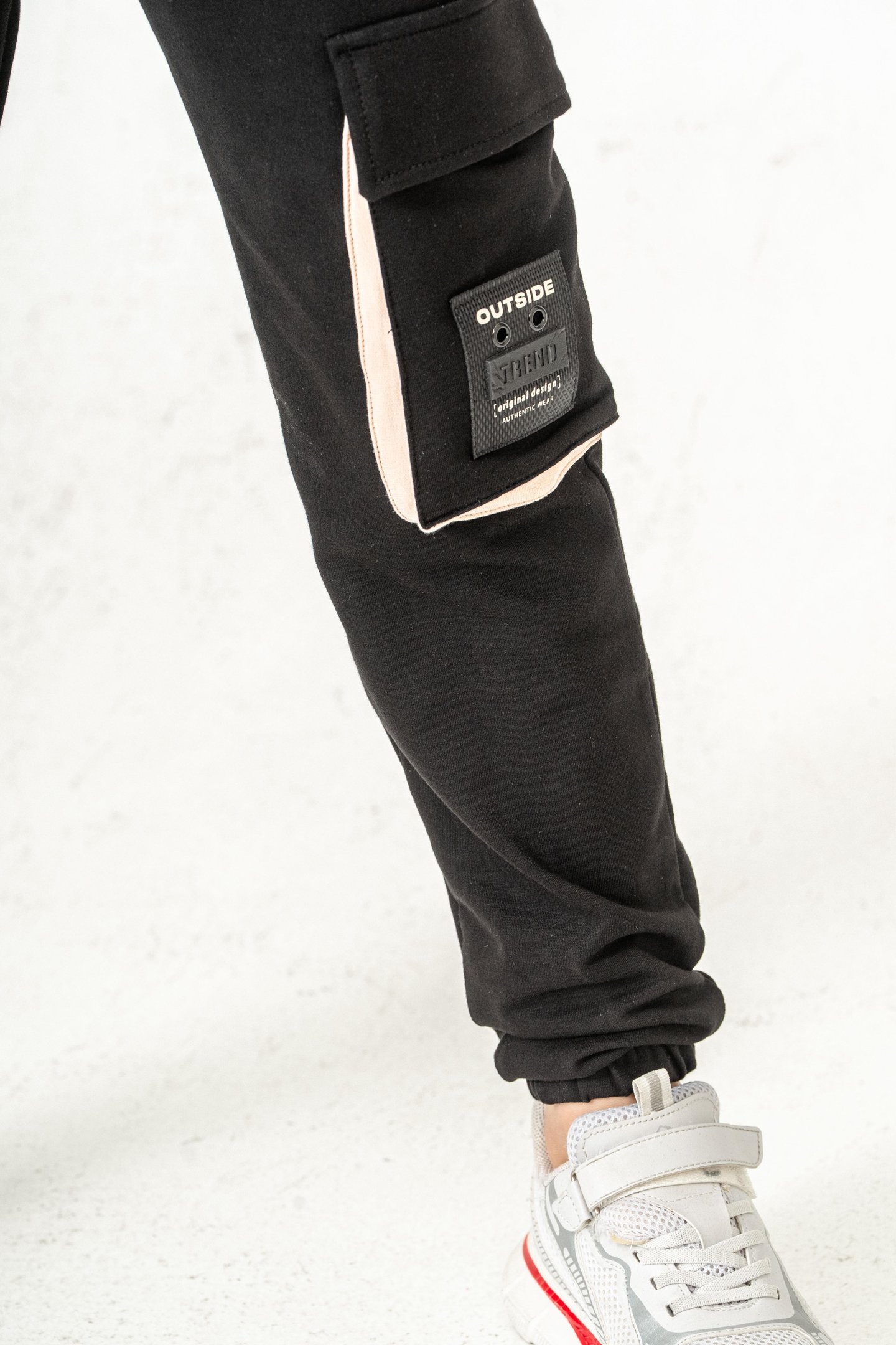 Çift Kargo Cepli Sol Cep Kapagı Armalı Erkek Çoçuk Eşofman Altı