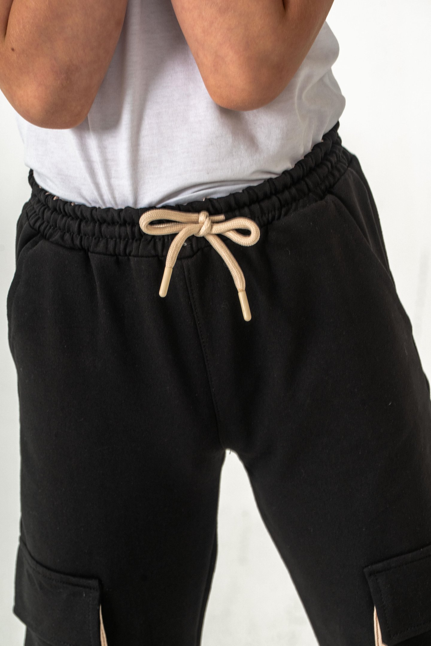 Çift Kargo Cepli Sol Cep Kapagı Armalı Erkek Çoçuk Eşofman Altı