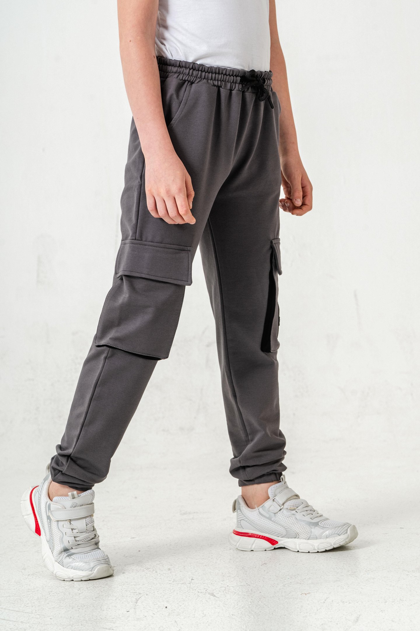 Çift Kargo Cepli Sol Cep Kapagı Armalı Erkek Çoçuk Eşofman Altı