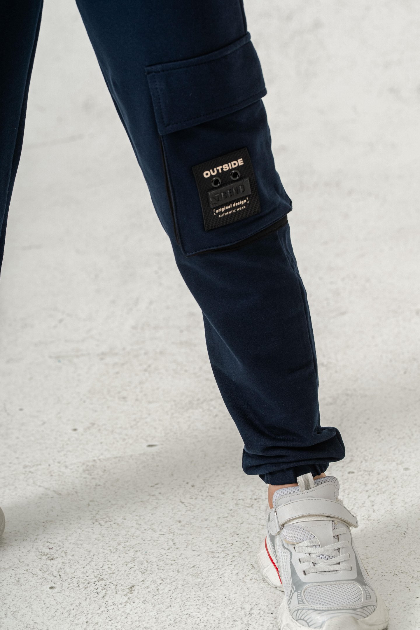 Çift Kargo Cepli Sol Cep Kapagı Armalı Erkek Çoçuk Eşofman Altı