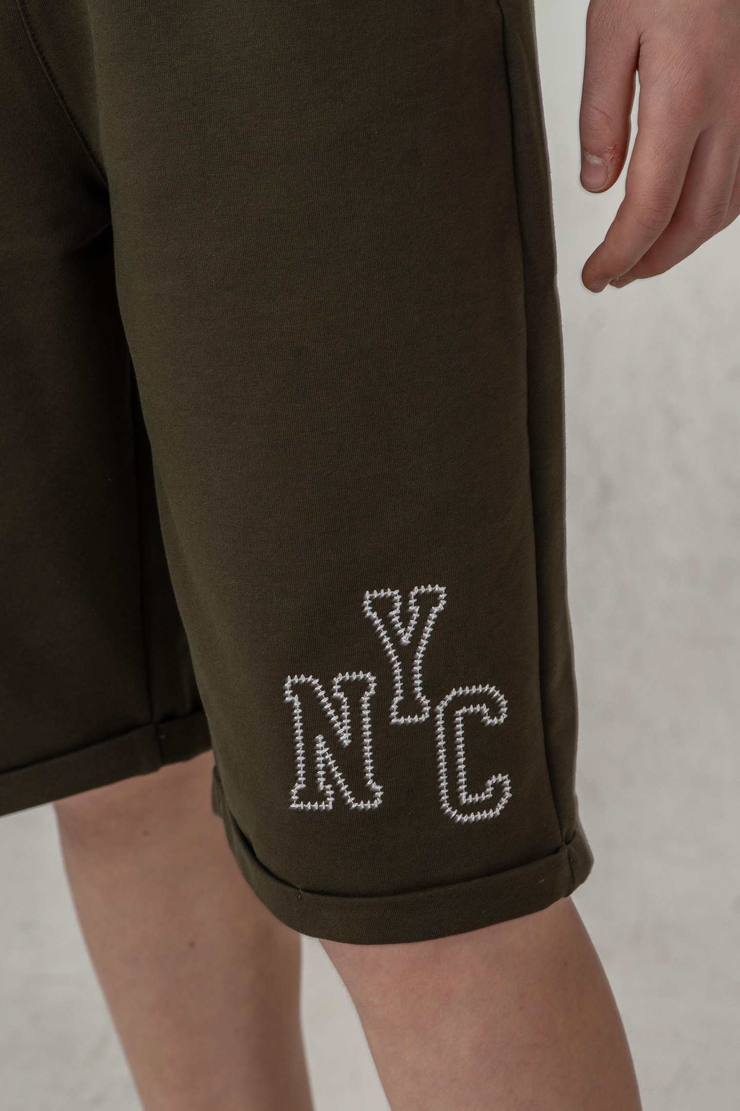 Duble Paçalı Nyc Nakışlı Erkek Çocuk Şort
