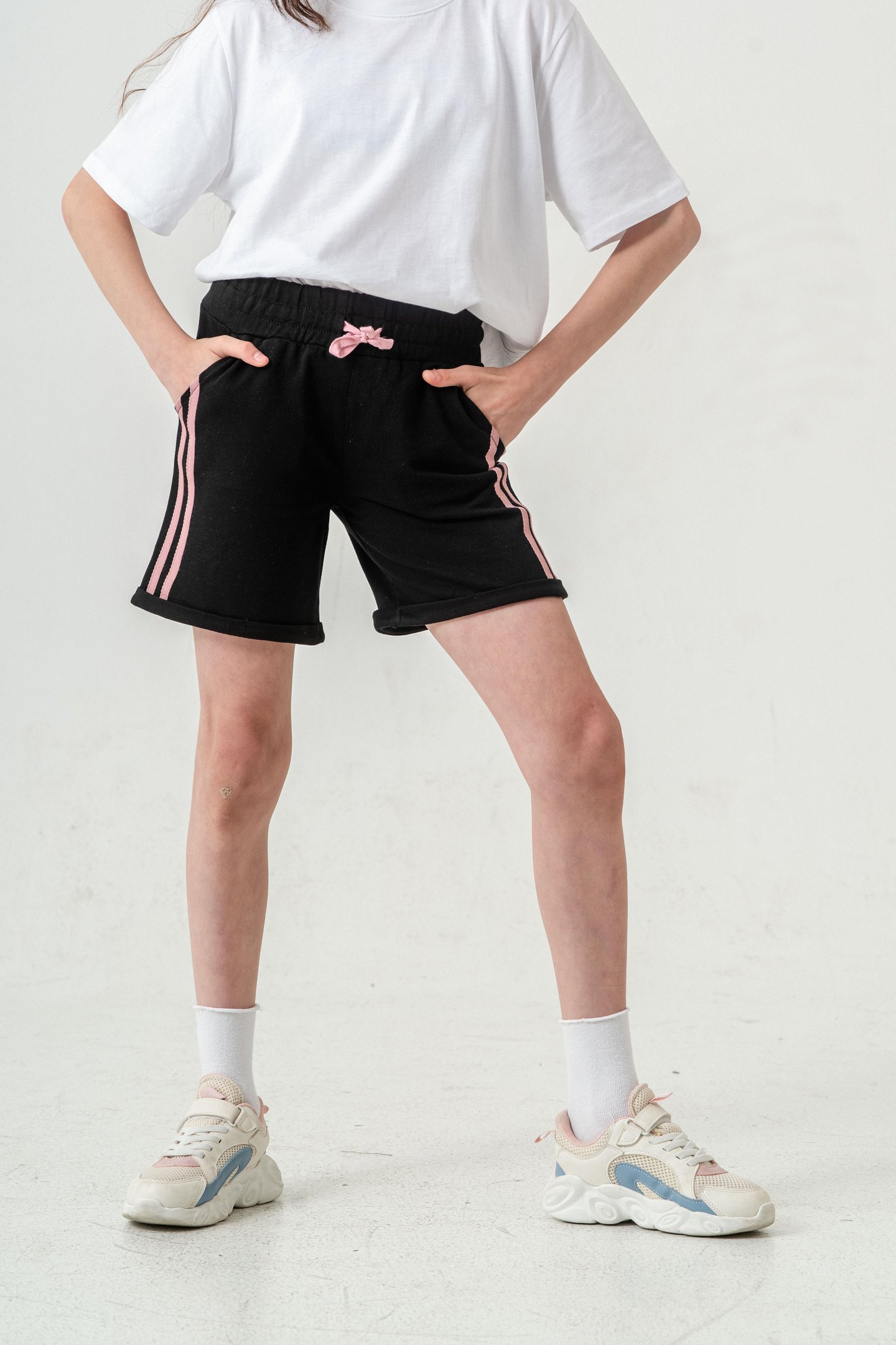 Duble Paçalı Yanları Şeritli Kız Çocuk Şort