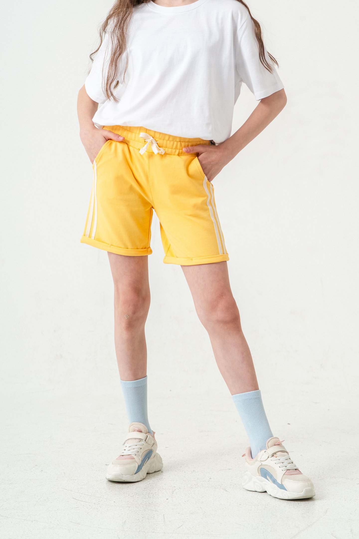 Duble Paçalı Yanları Şeritli Kız Çocuk Şort