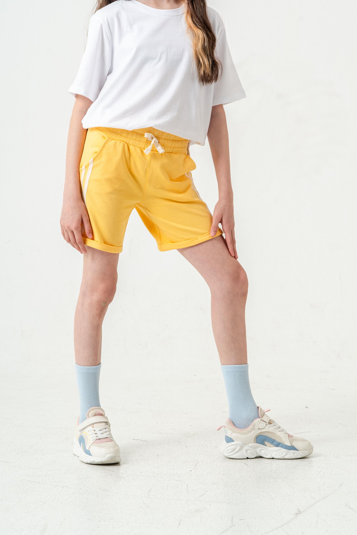 Duble Paçalı Yanları Şeritli Kız Çocuk Şort