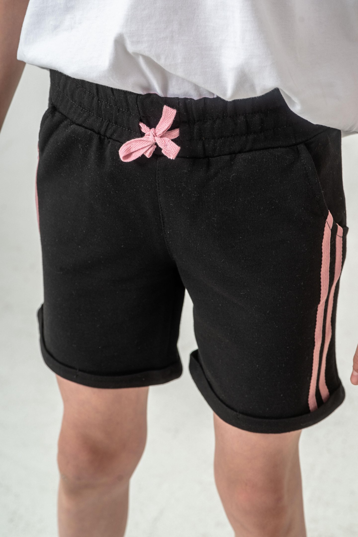 Duble Paçalı Yanları Şeritli Kız Çocuk Şort