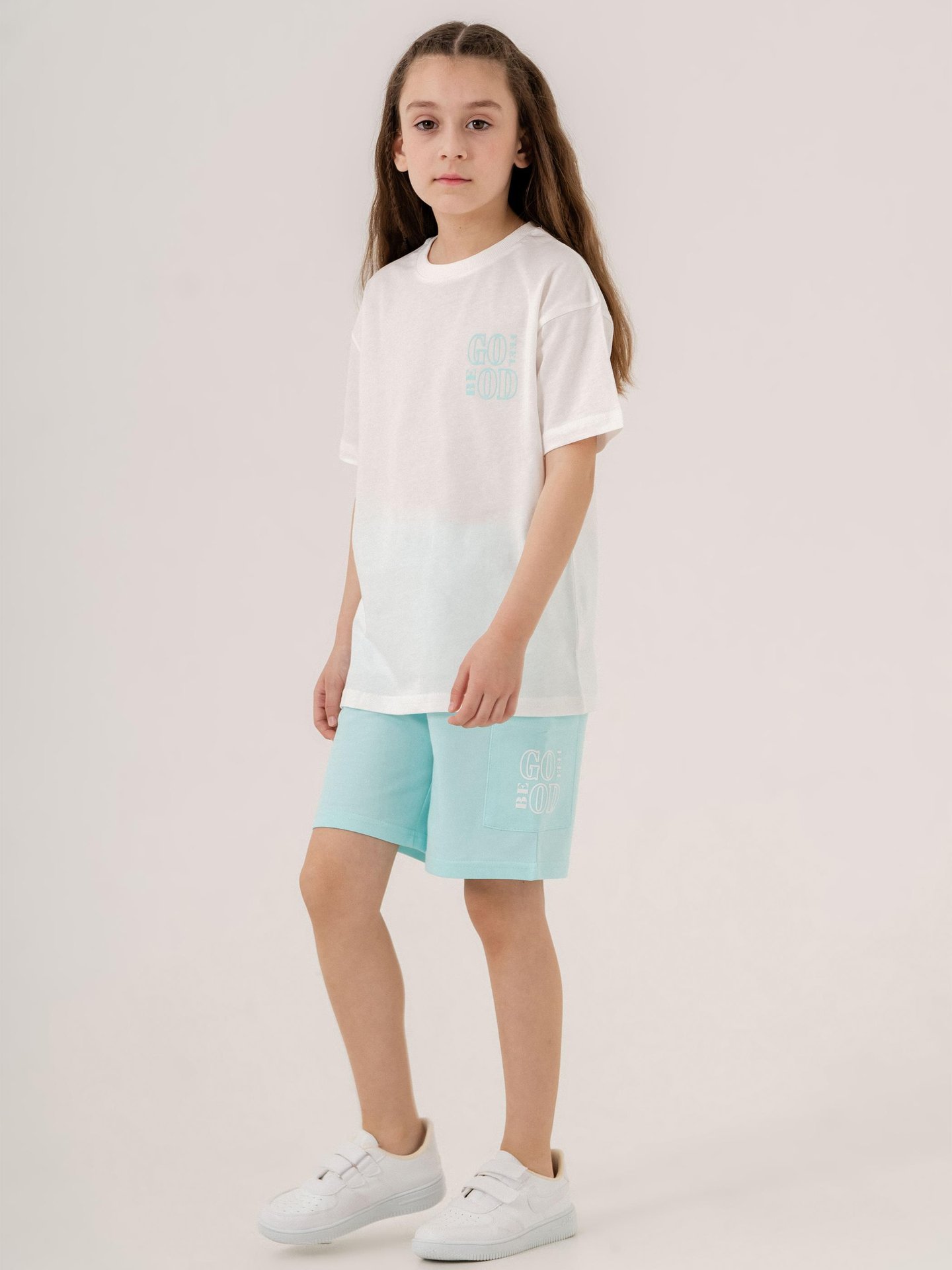 Feel Be God Baskılı Cep Baskı Detaylı Kız Çocuk T-shirt Şort Alt-Üst Takımı