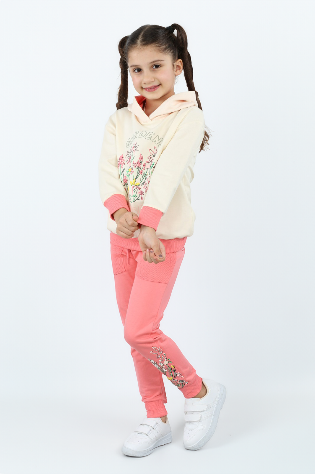 Gardens Needs Bees Baskılı Kapüşonlu Alt Üst Kız Çocuk Eşofman Takımı