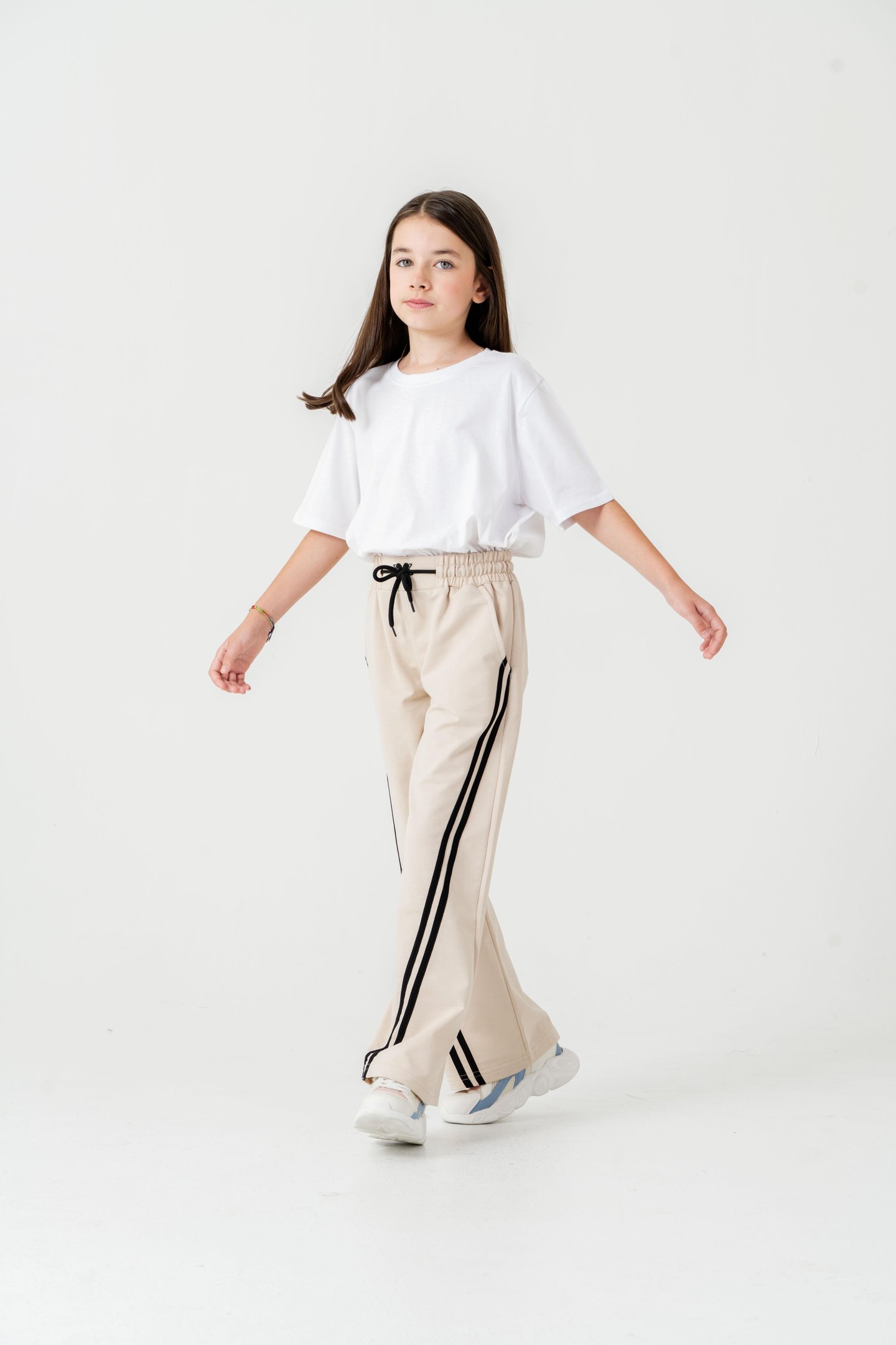 Geniş Paçalı Balık Sırtı Yanları Şeritli Kız Çocuk Eşofman Altı