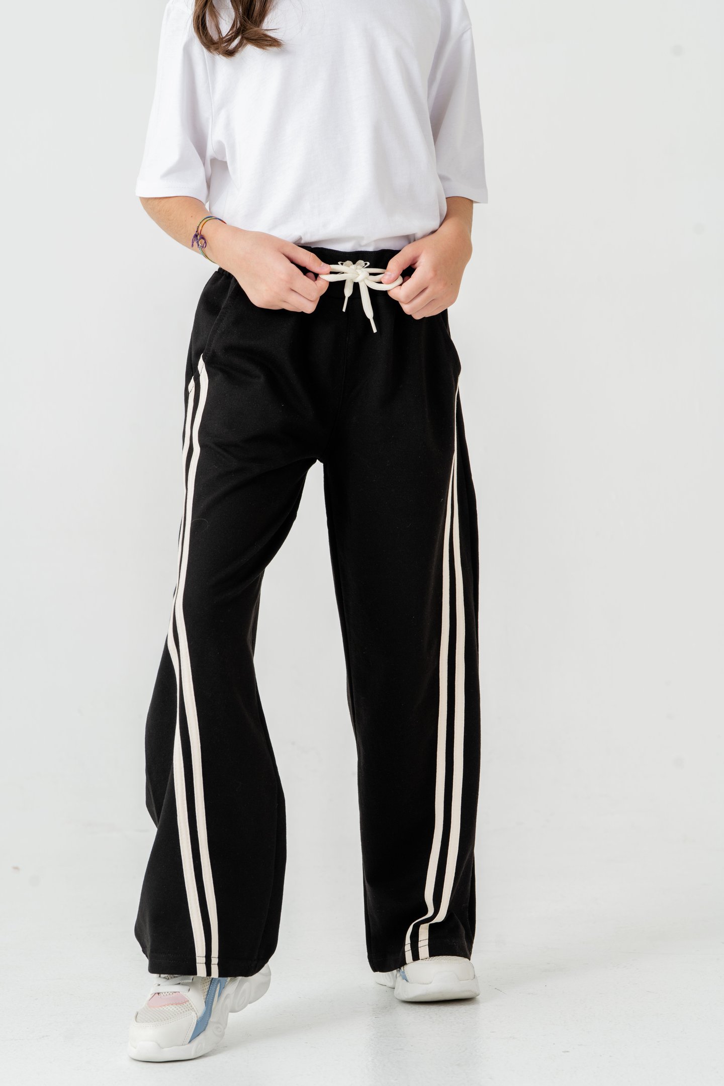 Geniş Paçalı Balık Sırtı Yanları Şeritli Kız Çocuk Eşofman Altı