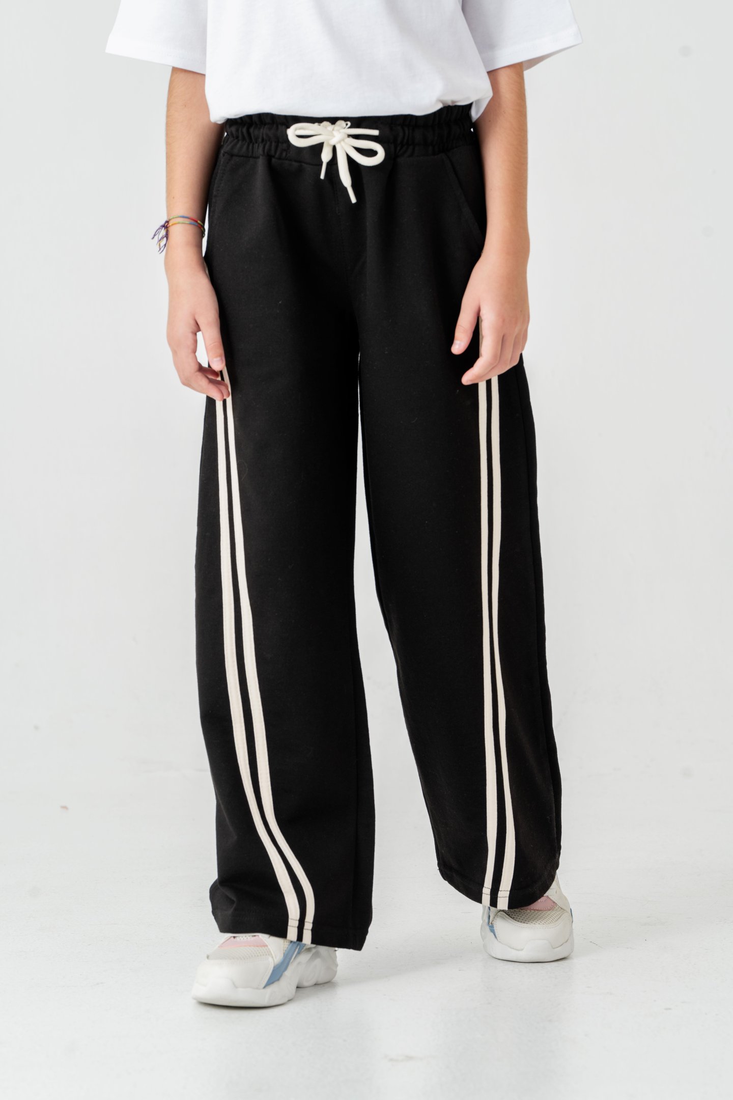 Geniş Paçalı Balık Sırtı Yanları Şeritli Kız Çocuk Eşofman Altı