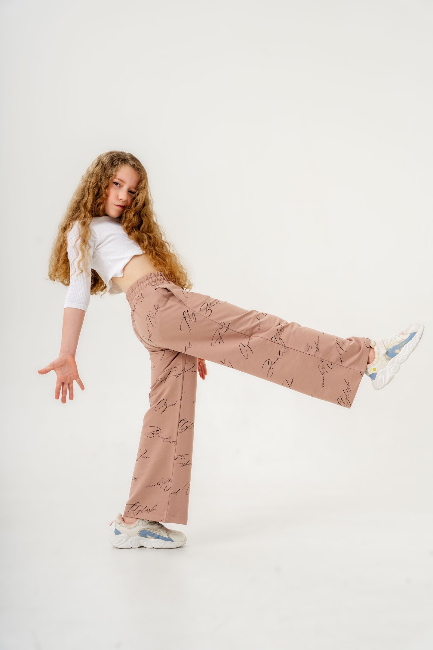 Geniş Paçalı Tüm Alan Baskılı Kız Çocuk Eşofman Altı