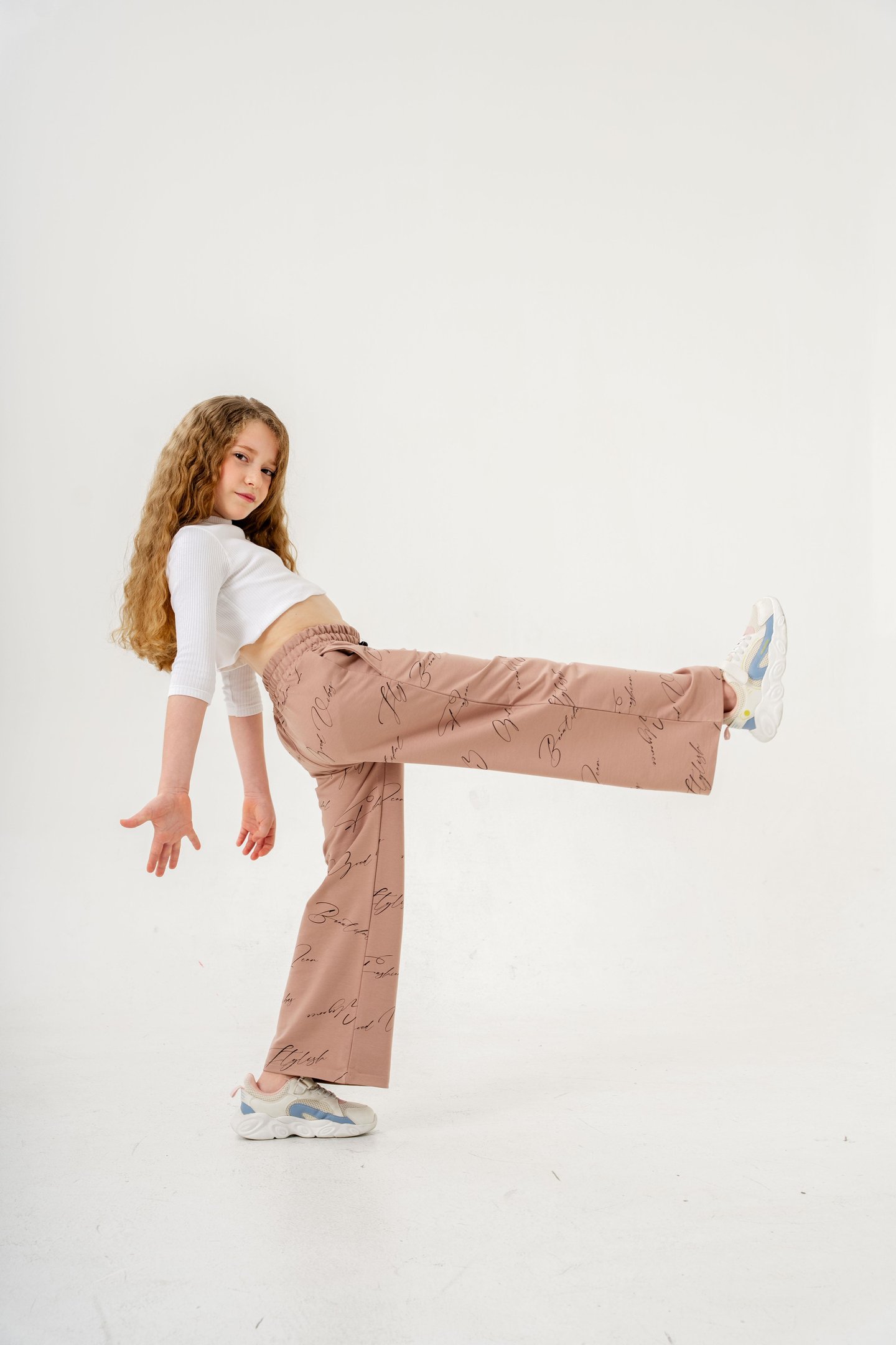 Geniş Paçalı Tüm Alan Baskılı Kız Çocuk Eşofman Altı