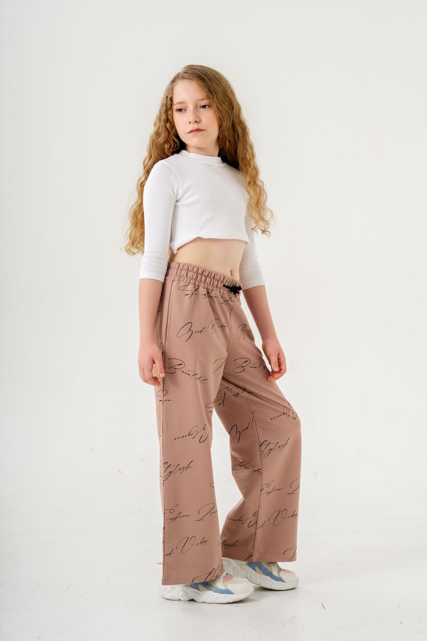 Geniş Paçalı Tüm Alan Baskılı Kız Çocuk Eşofman Altı