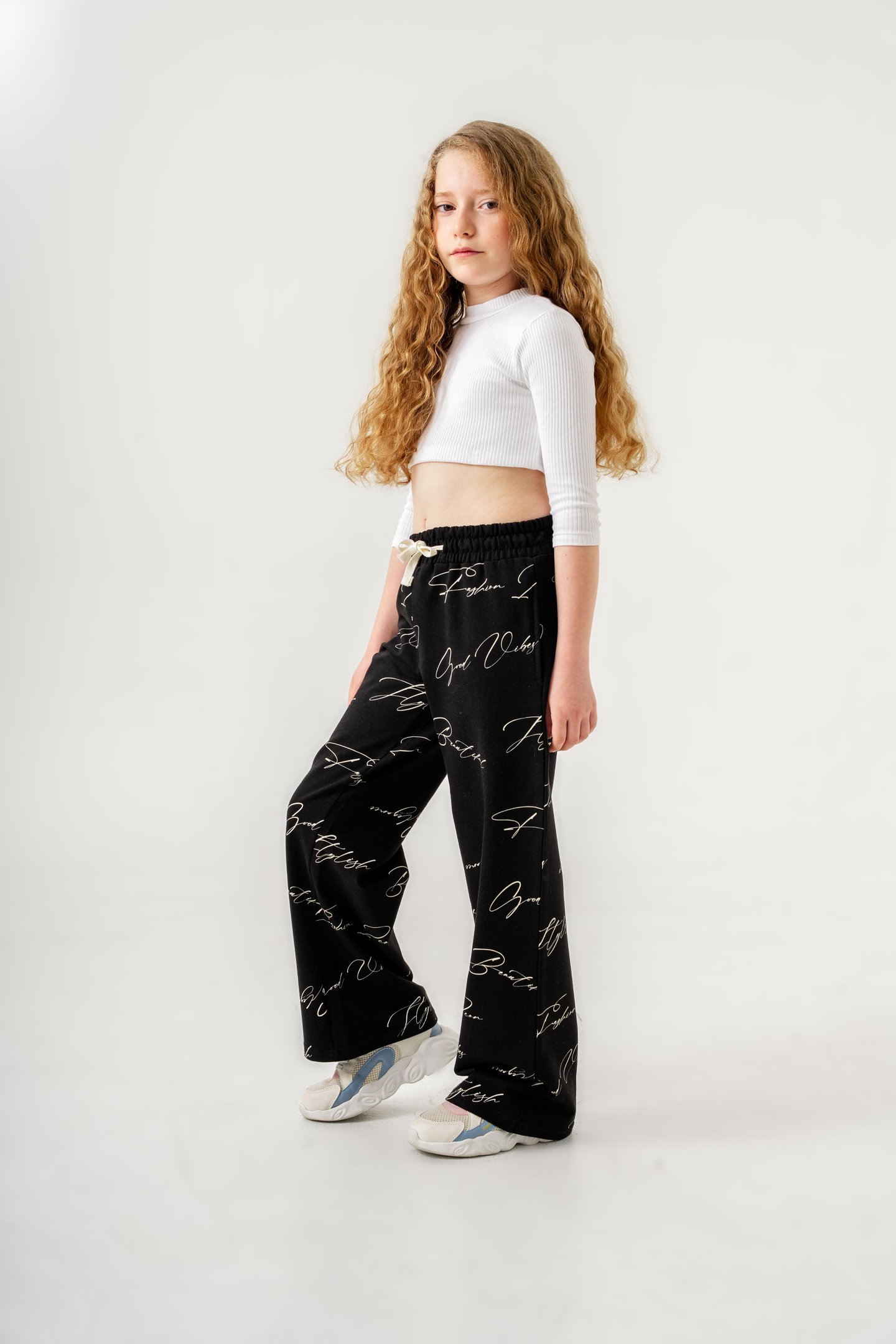 Geniş Paçalı Tüm Alan Baskılı Kız Çocuk Eşofman Altı