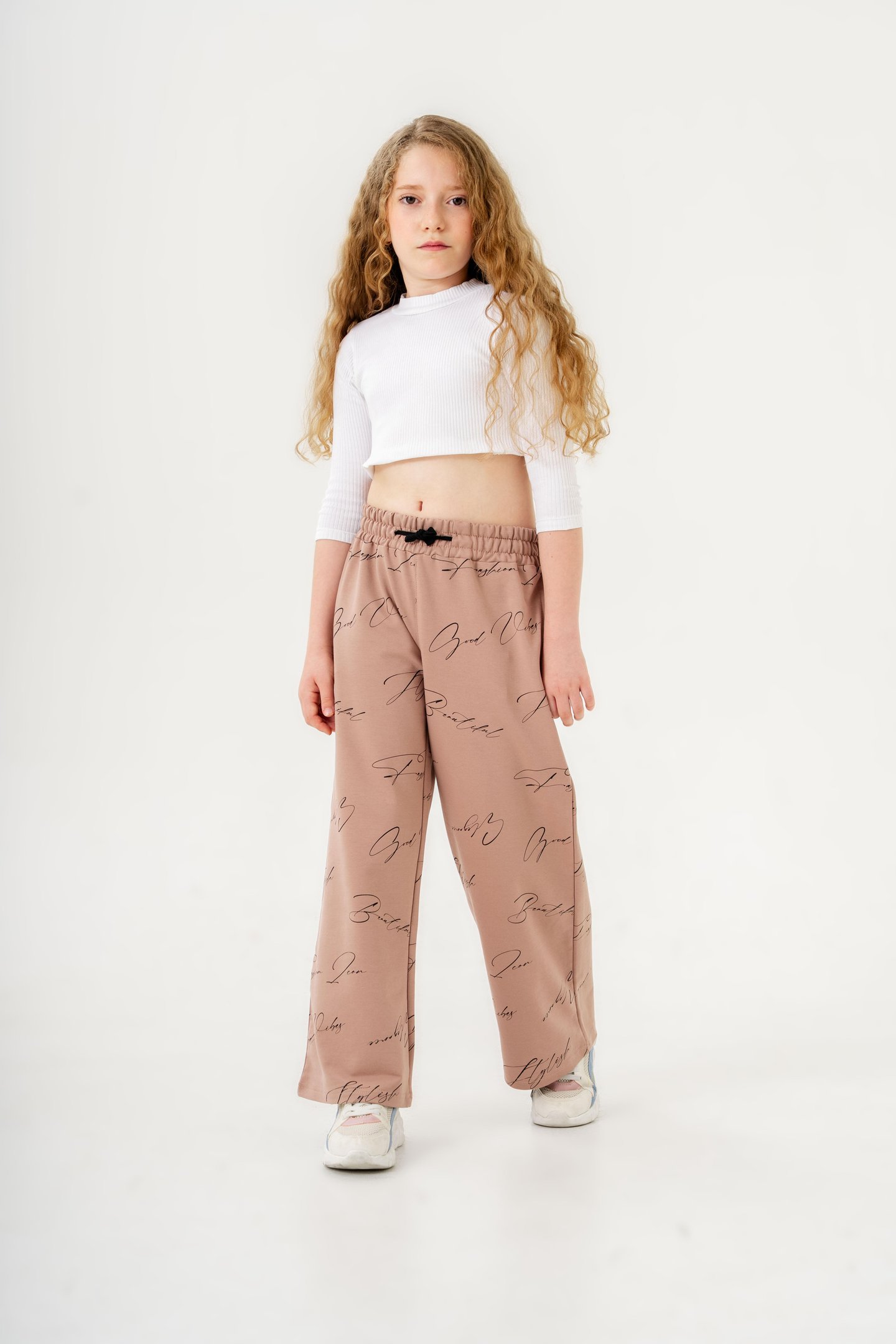 Geniş Paçalı Tüm Alan Baskılı Kız Çocuk Eşofman Altı