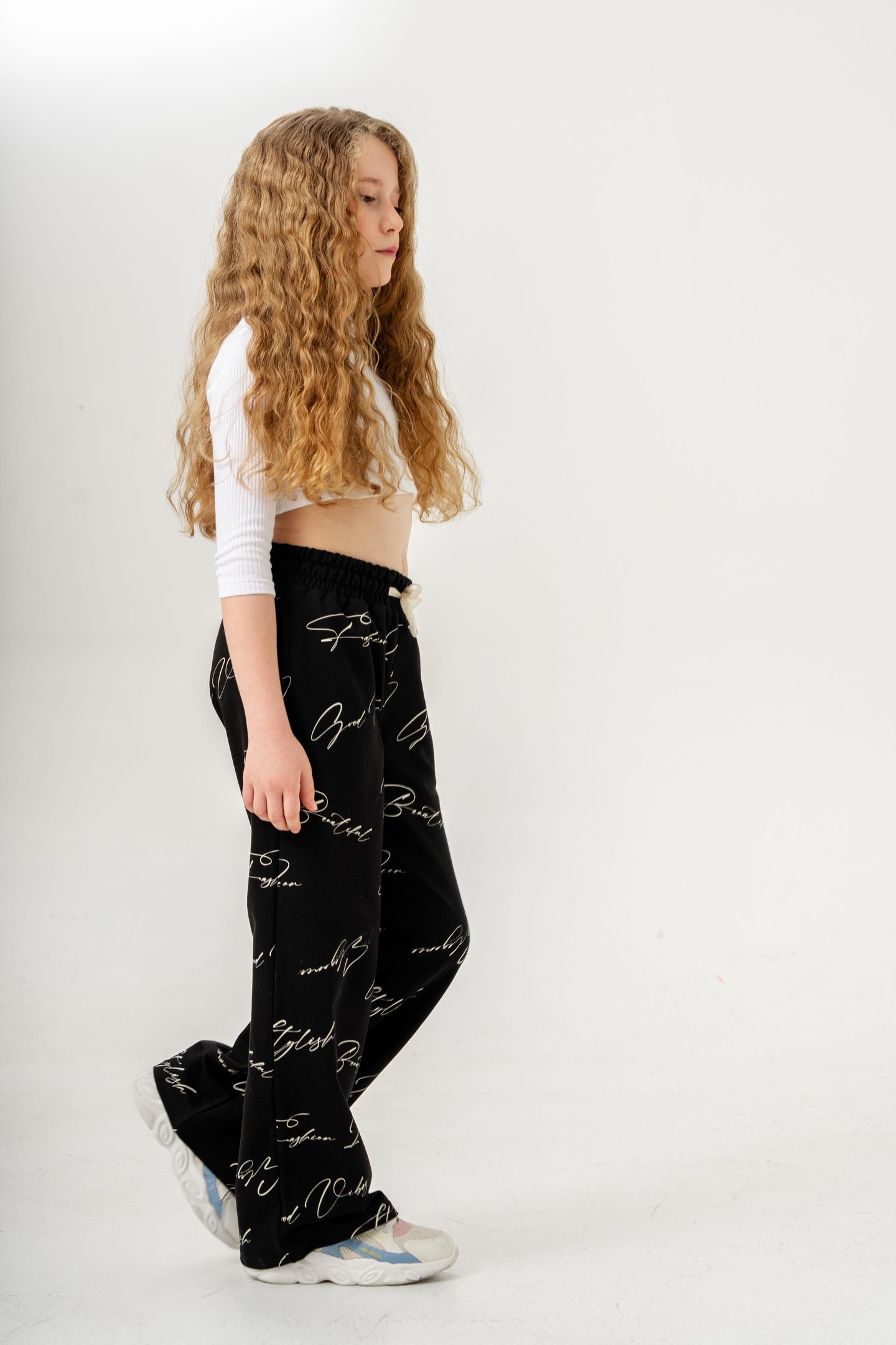 Geniş Paçalı Tüm Alan Baskılı Kız Çocuk Eşofman Altı