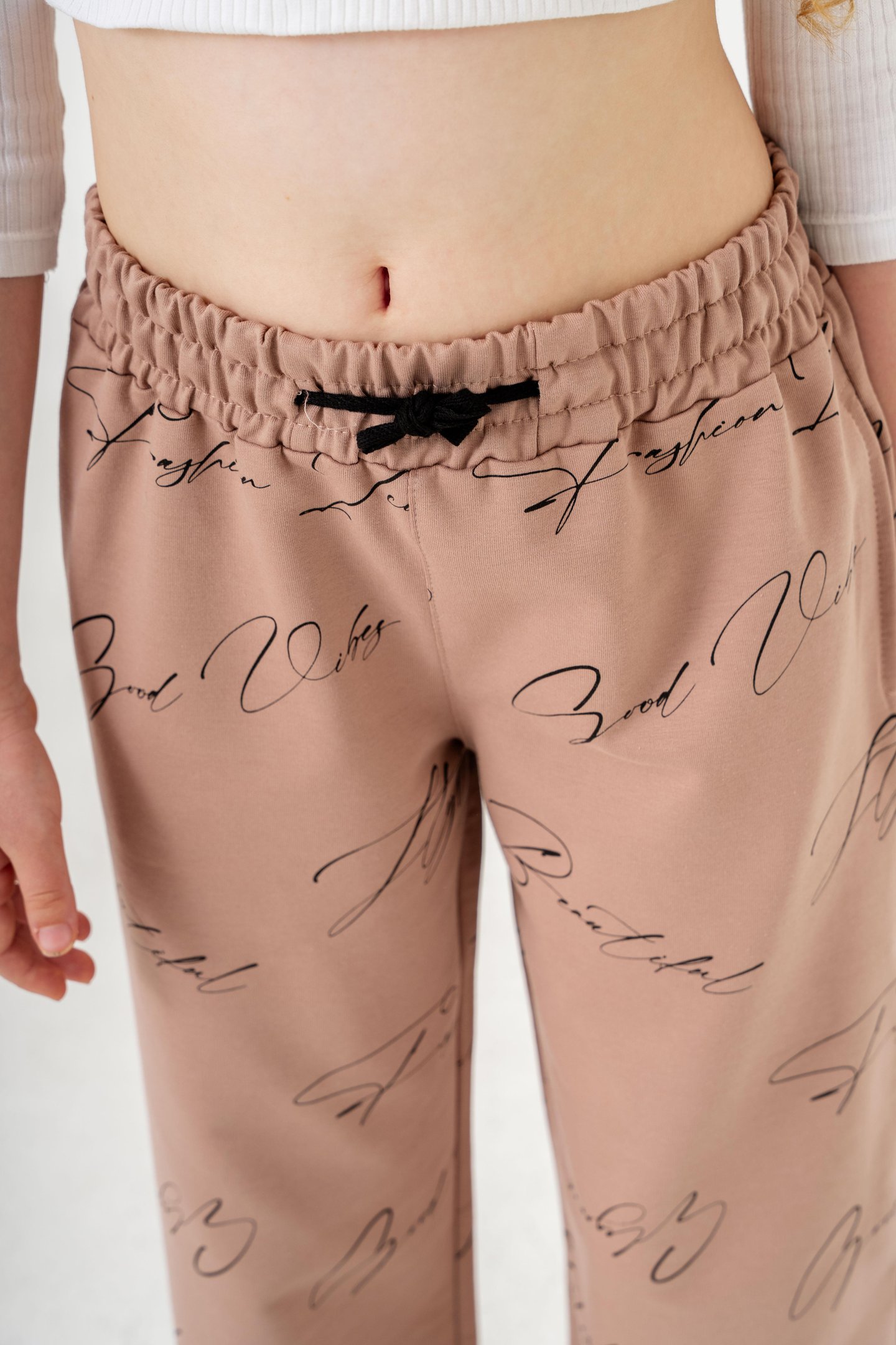 Geniş Paçalı Tüm Alan Baskılı Kız Çocuk Eşofman Altı