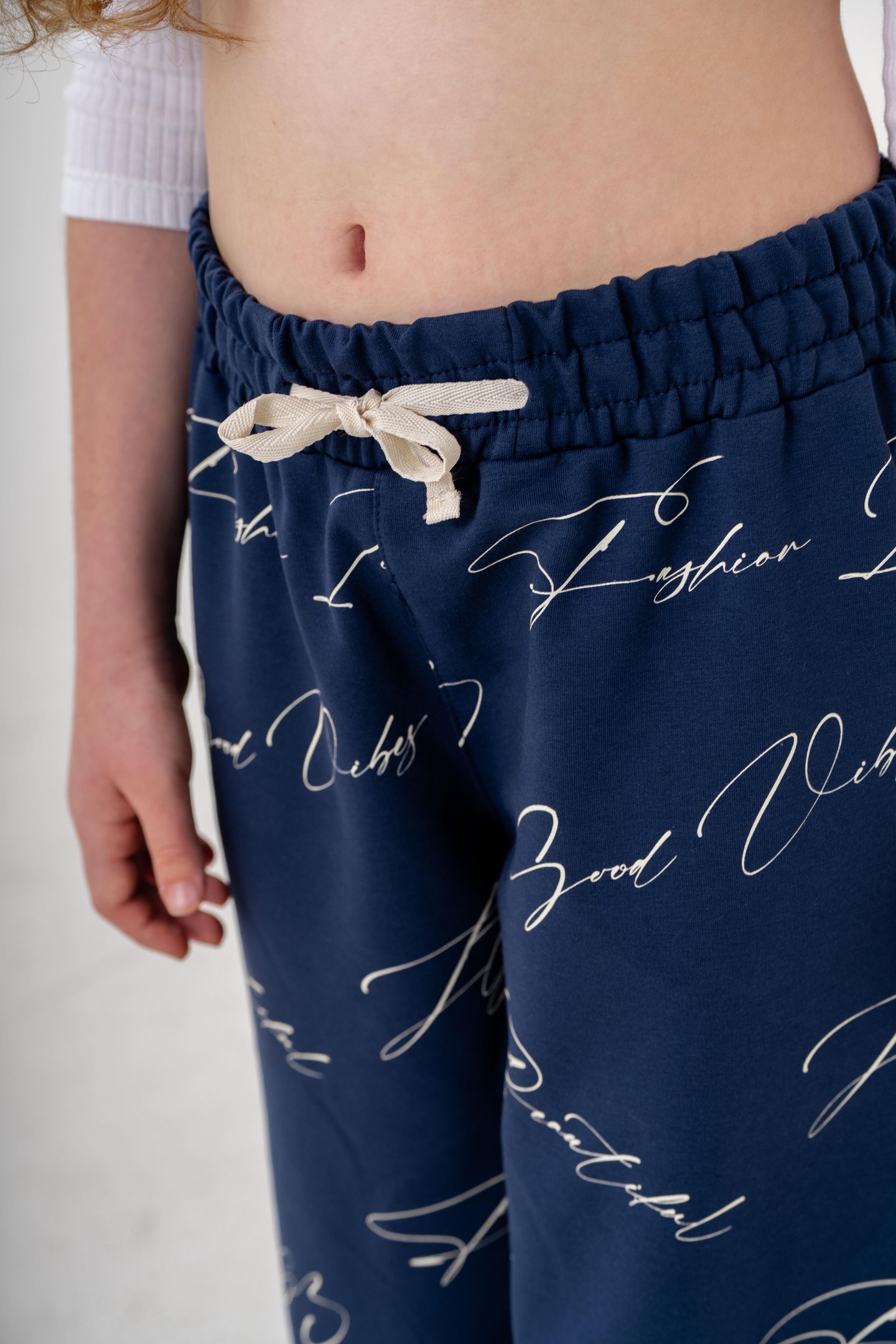 Geniş Paçalı Tüm Alan Baskılı Kız Çocuk Eşofman Altı