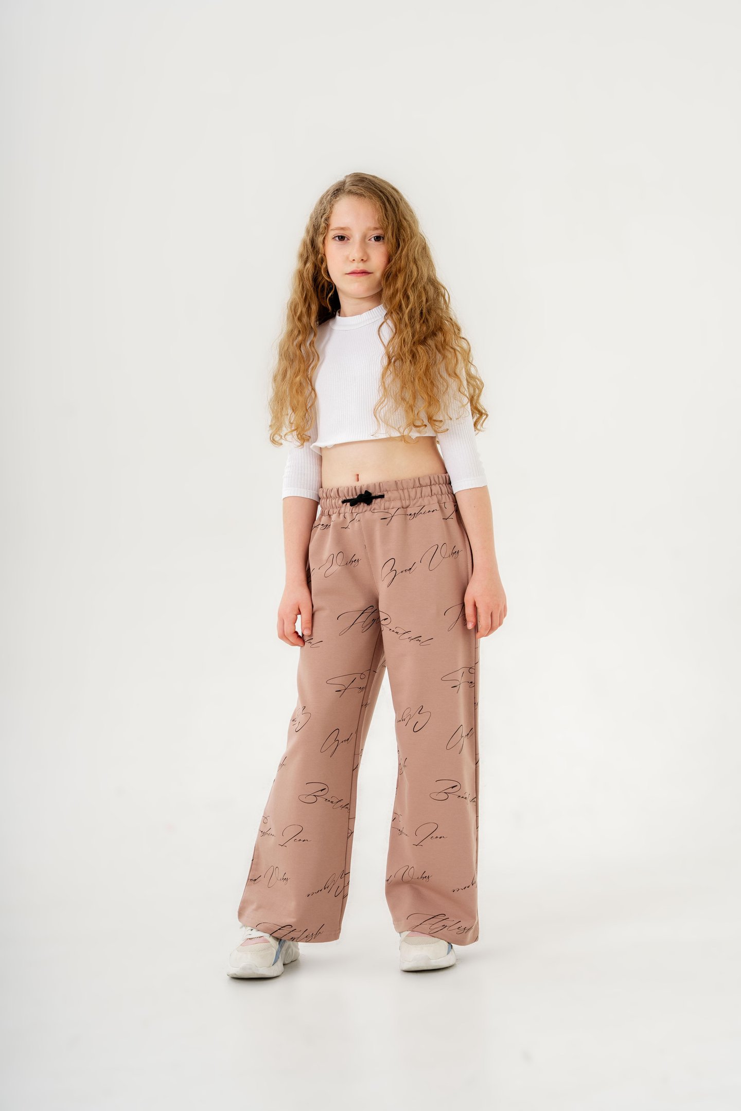 Geniş Paçalı Tüm Alan Baskılı Kız Çocuk Eşofman Altı