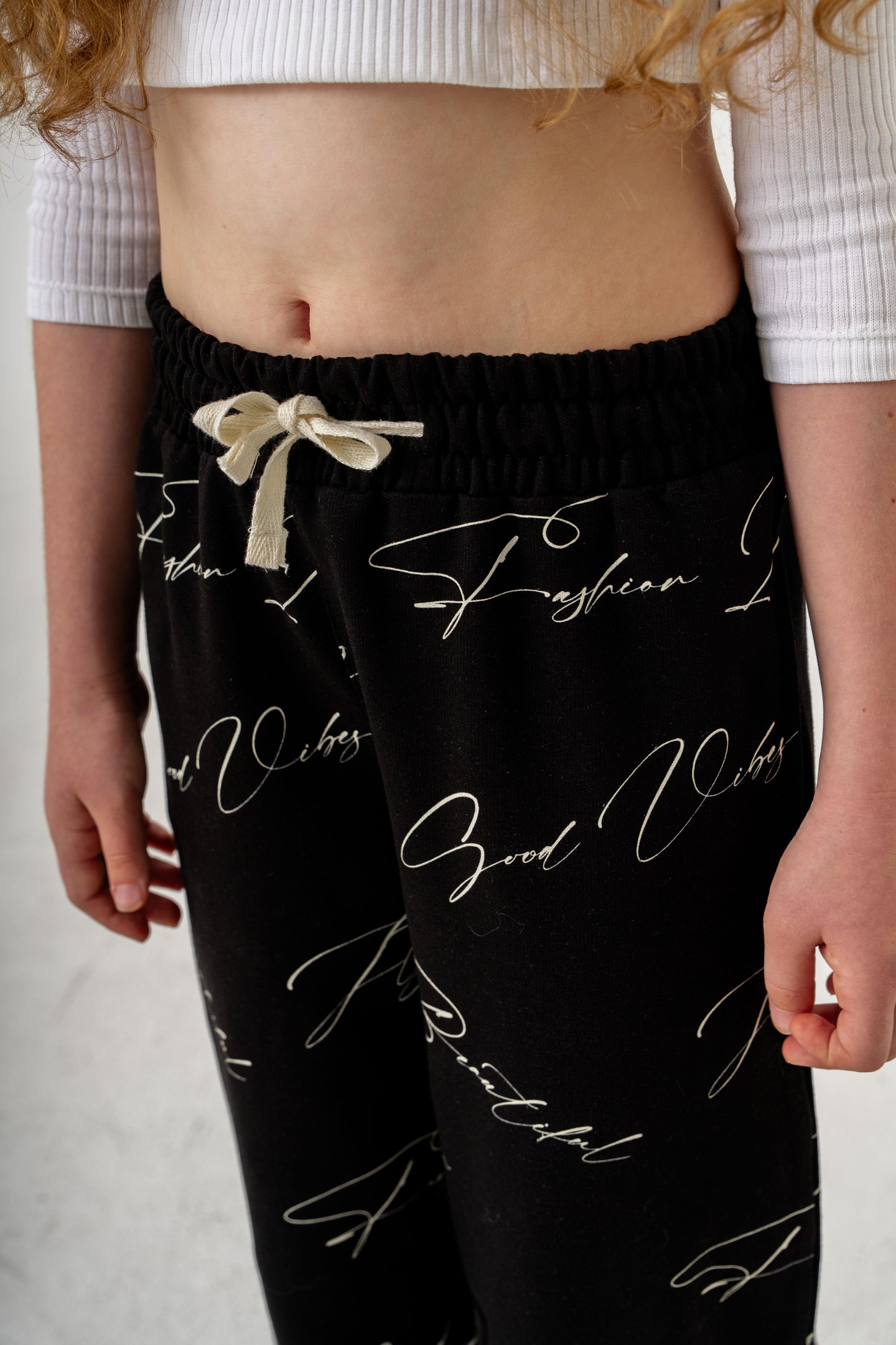 Geniş Paçalı Tüm Alan Baskılı Kız Çocuk Eşofman Altı