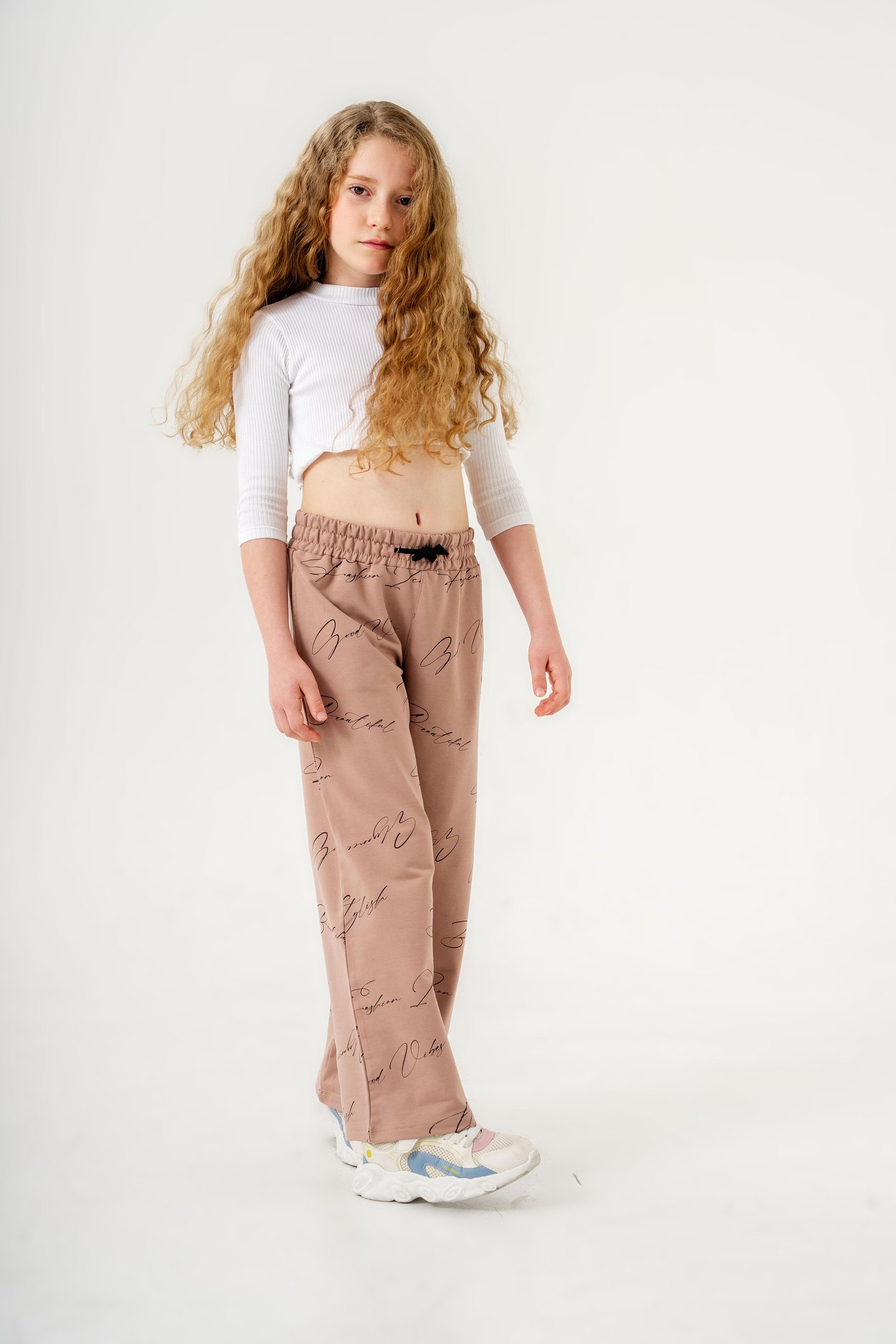 Geniş Paçalı Tüm Alan Baskılı Kız Çocuk Eşofman Altı