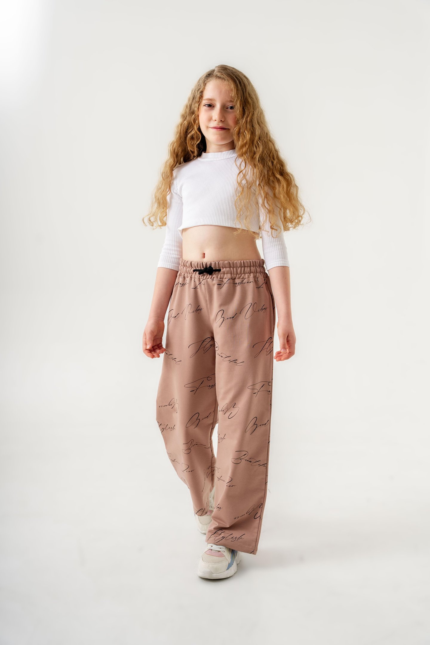 Geniş Paçalı Tüm Alan Baskılı Kız Çocuk Eşofman Altı