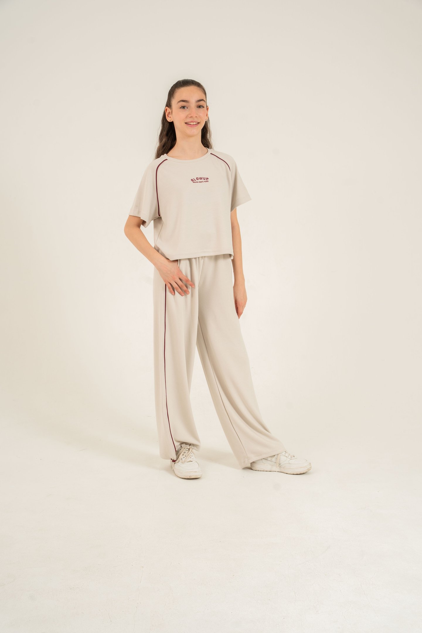 Glowup Dreams Create Power Nakışlı Biyeli Yumaşak Dokulu-Comfort Kumaş Kız Çocuk Alt Üst Eşofman Takımı