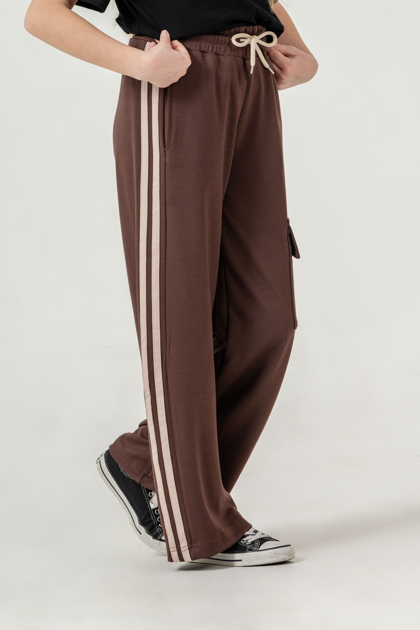 Kargo Cepli Cep Kapağı Sporty & Chic Nakışlı Yanlar Biye Şeritli Kız Çocuk Eşofman Altı