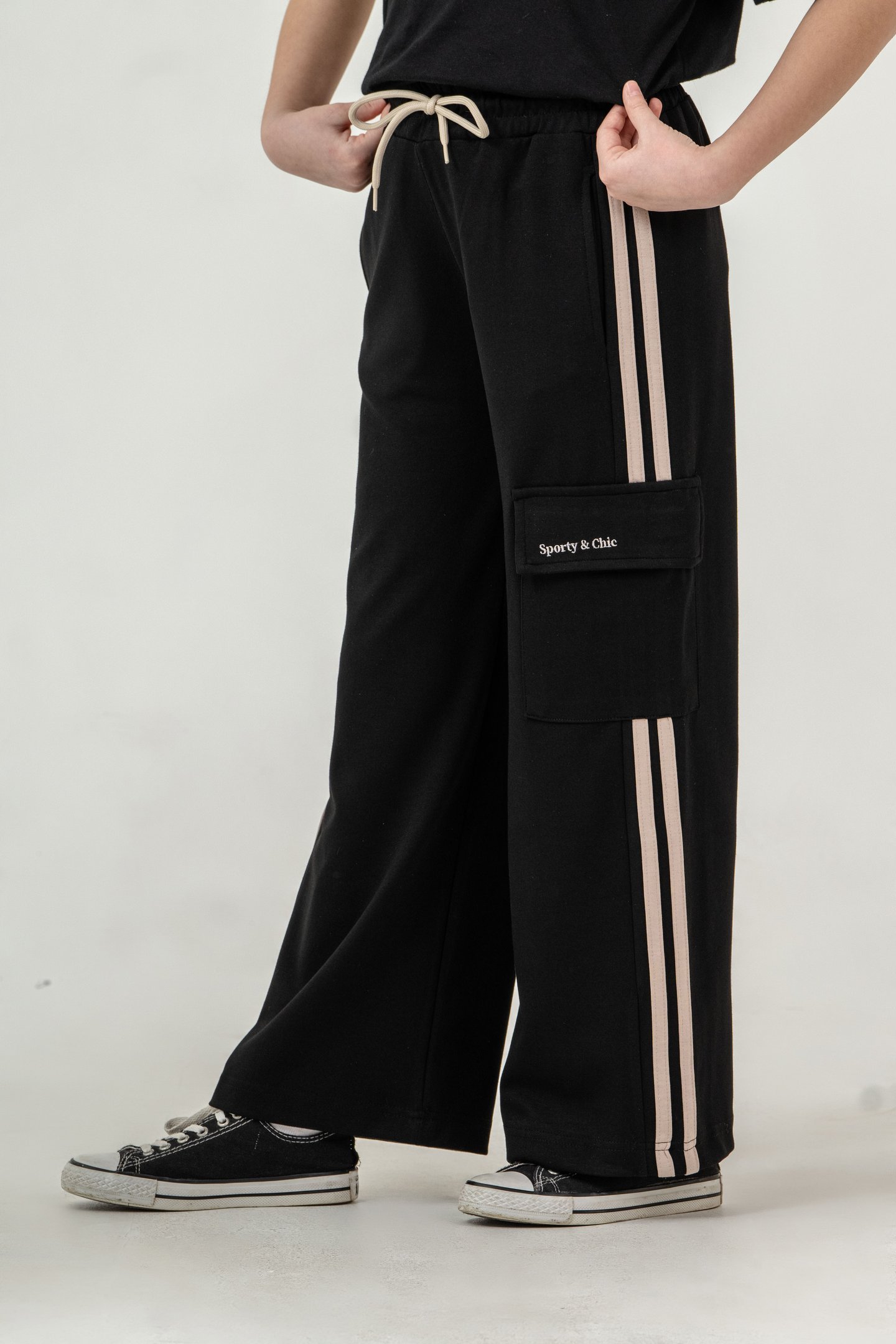 Kargo Cepli Cep Kapağı Sporty & Chic Nakışlı Yanlar Biye Şeritli Kız Çocuk Eşofman Altı