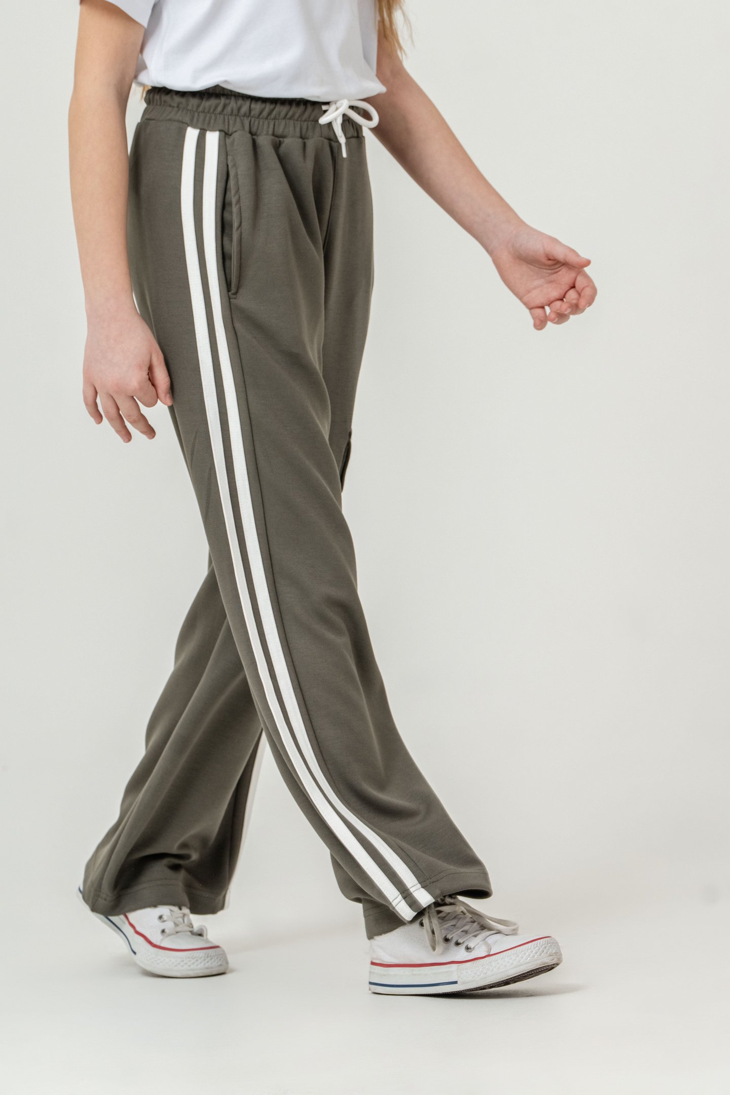 Kargo Cepli Cep Kapağı Sporty & Chic Nakışlı Yanlar Biye Şeritli Kız Çocuk Eşofman Altı