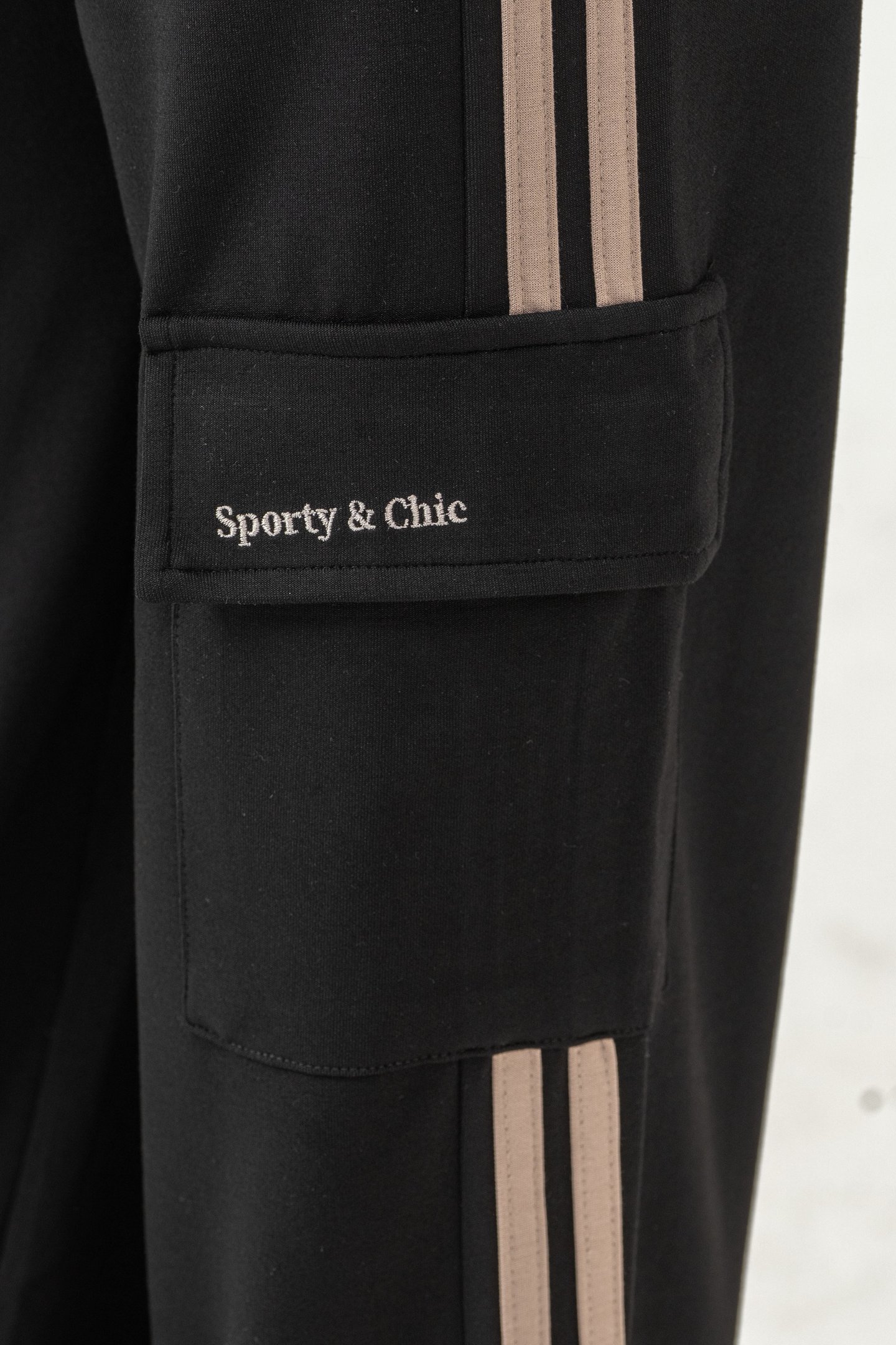 Kargo Cepli Cep Kapağı Sporty & Chic Nakışlı Yanlar Biye Şeritli Kız Çocuk Eşofman Altı