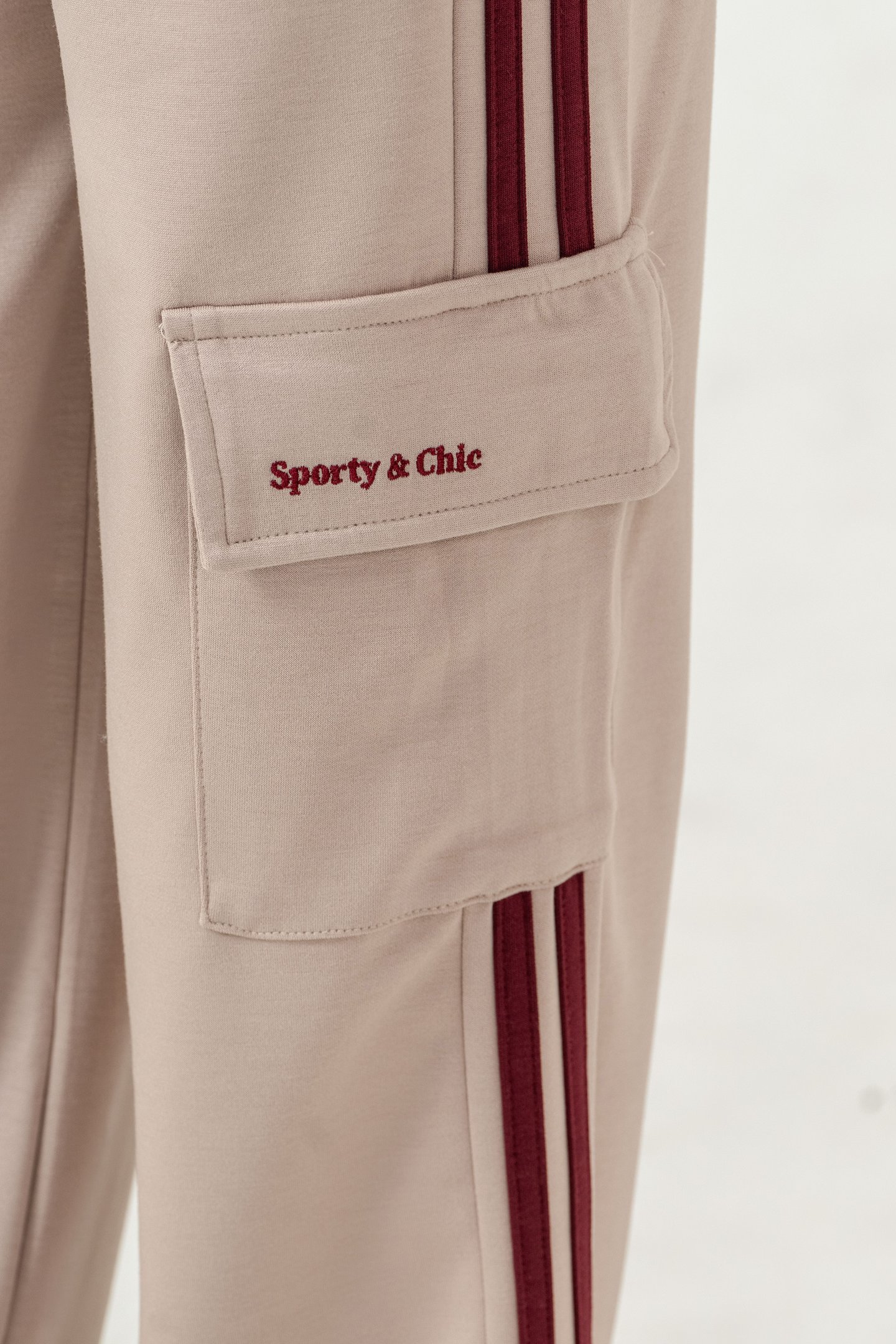 Kargo Cepli Cep Kapağı Sporty & Chic Nakışlı Yanlar Biye Şeritli Kız Çocuk Eşofman Altı