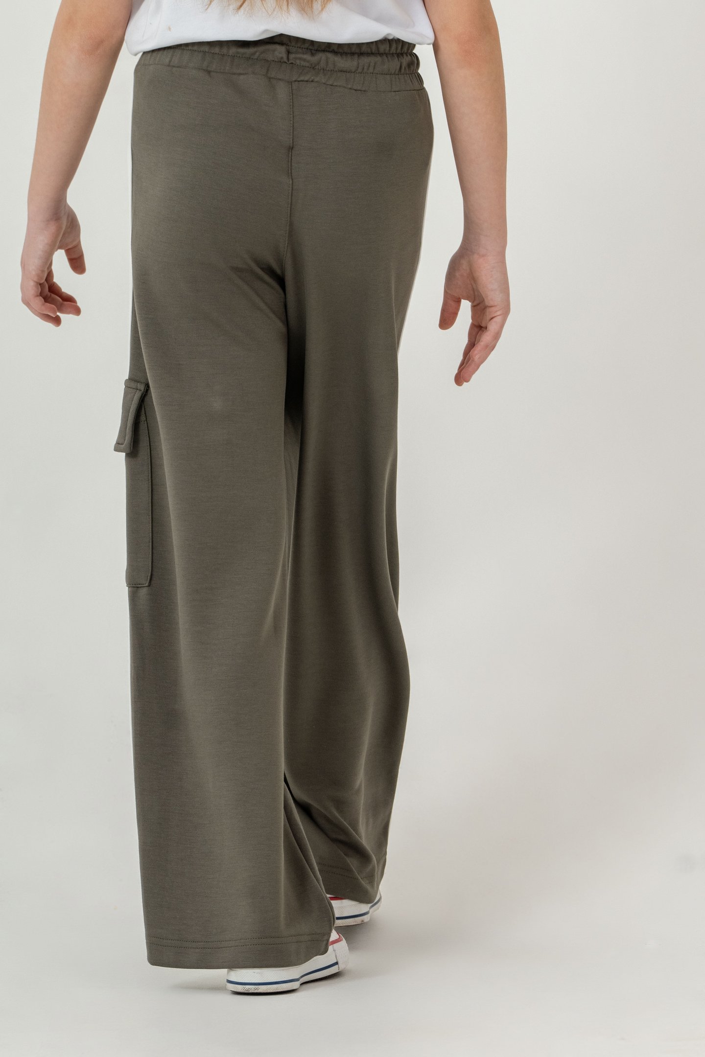 Kargo Cepli Cep Kapağı Sporty & Chic Nakışlı Yanlar Biye Şeritli Kız Çocuk Eşofman Altı