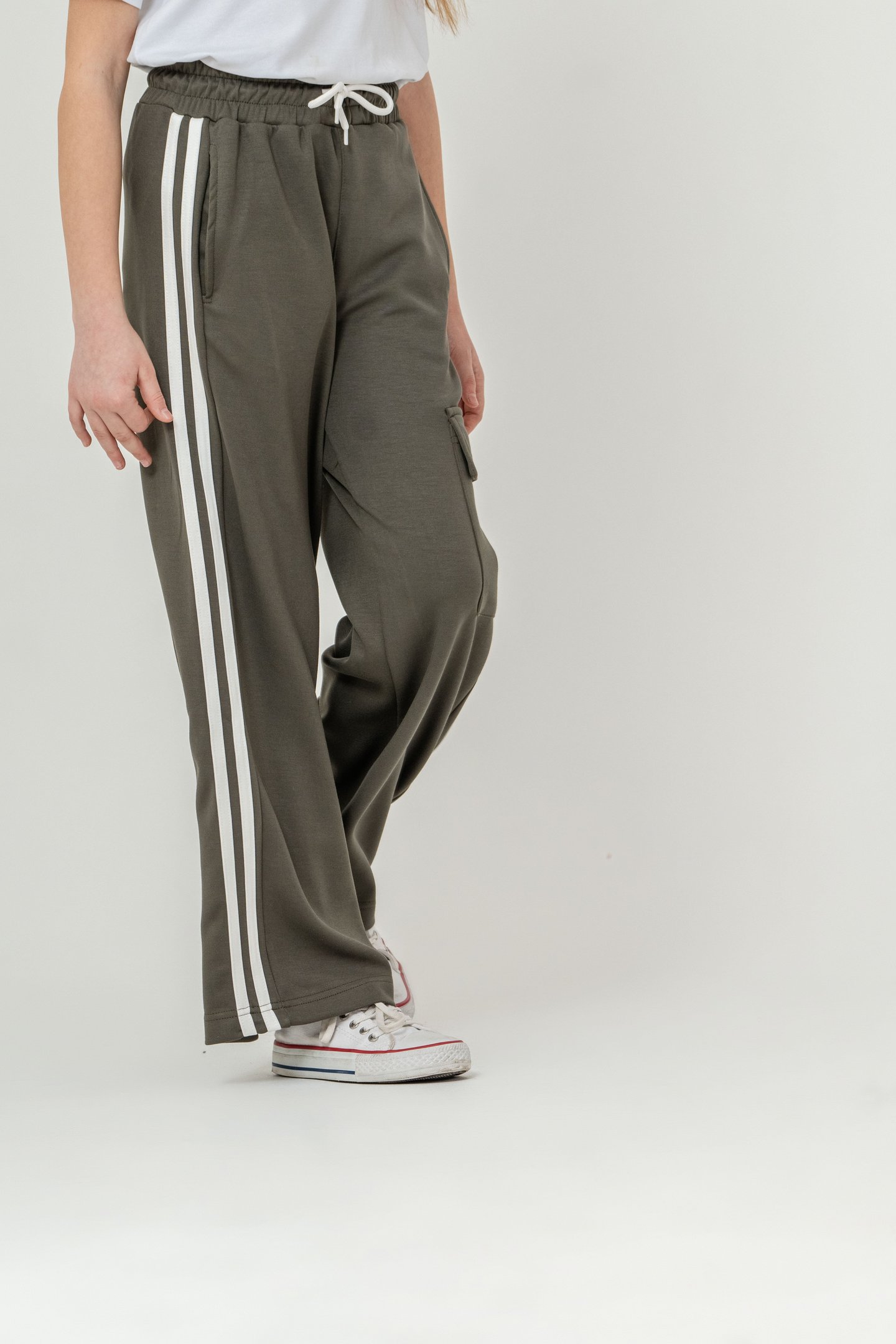 Kargo Cepli Cep Kapağı Sporty & Chic Nakışlı Yanlar Biye Şeritli Kız Çocuk Eşofman Altı