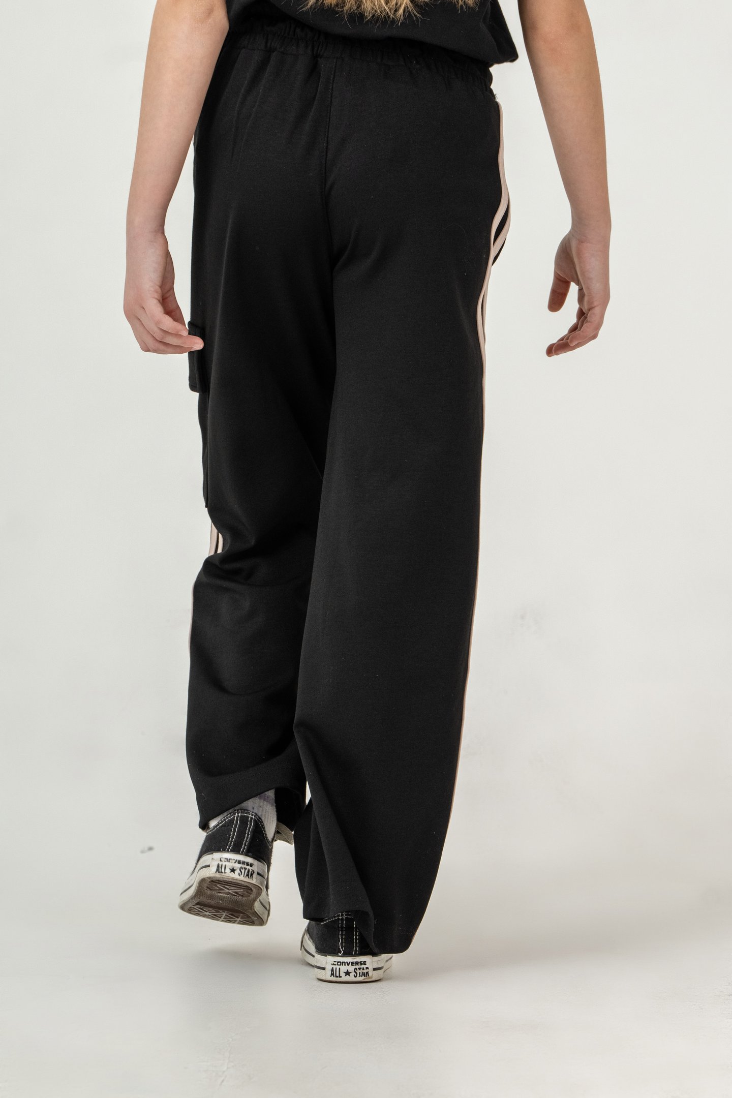 Kargo Cepli Cep Kapağı Sporty & Chic Nakışlı Yanlar Biye Şeritli Kız Çocuk Eşofman Altı