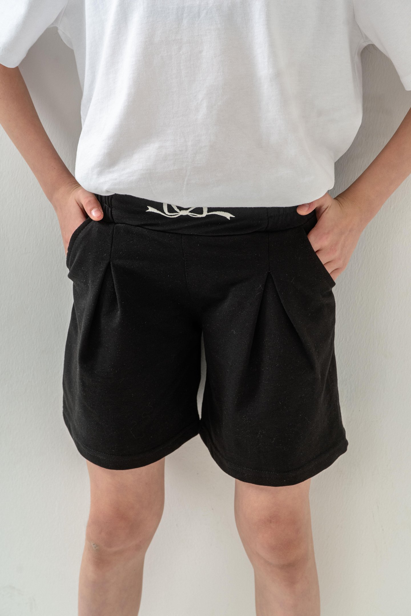 Kemer Ortası Nakışlı Kız Çocuk Şort