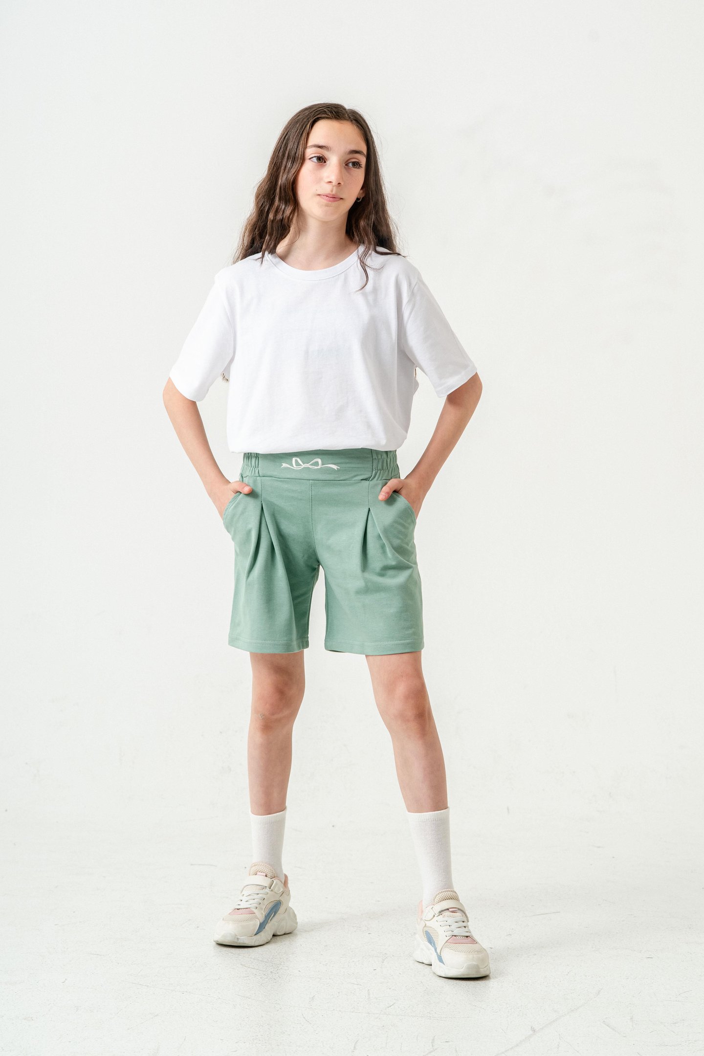 Kemer Ortası Nakışlı Kız Çocuk Şort