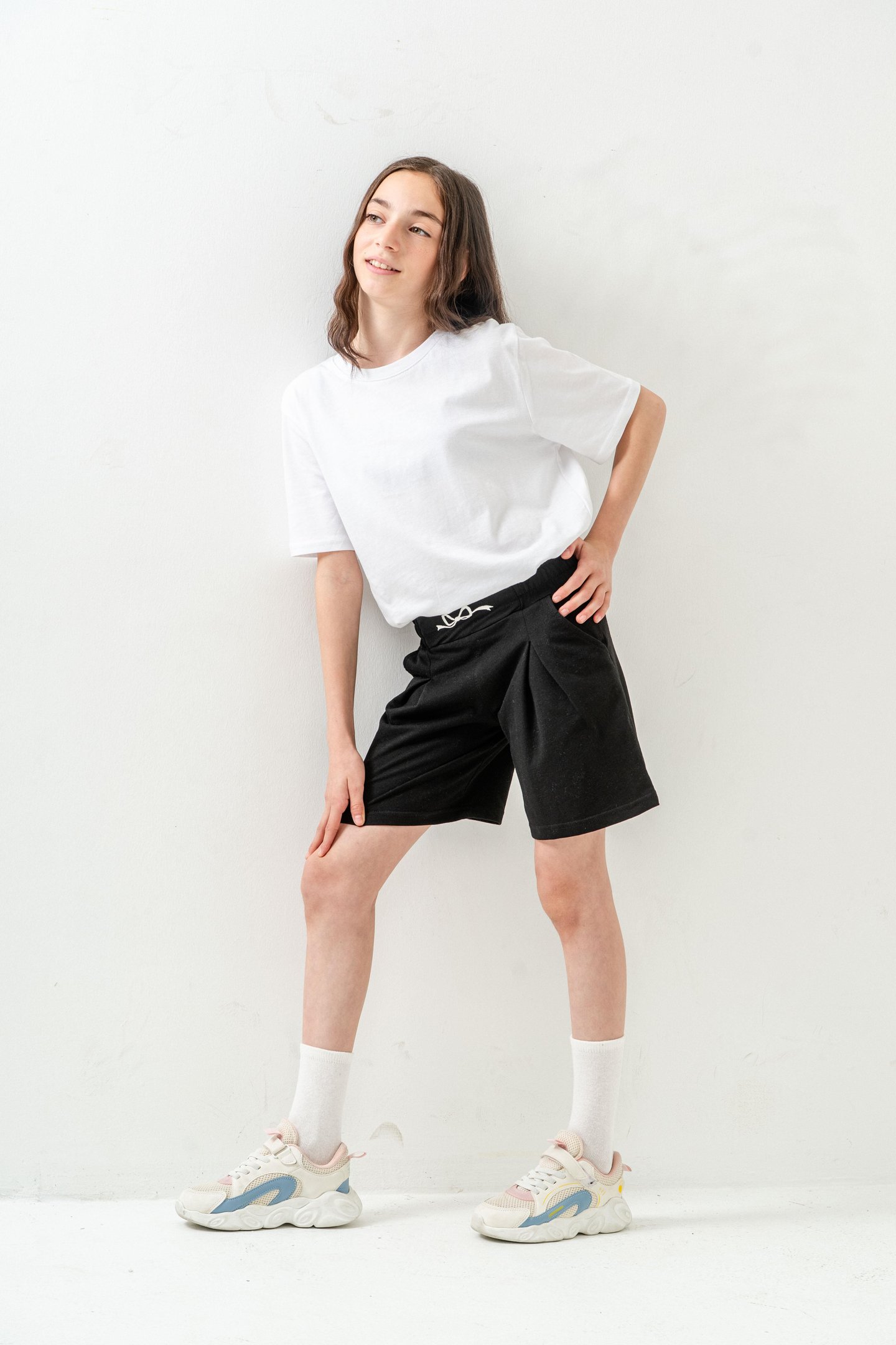 Kemer Ortası Nakışlı Kız Çocuk Şort