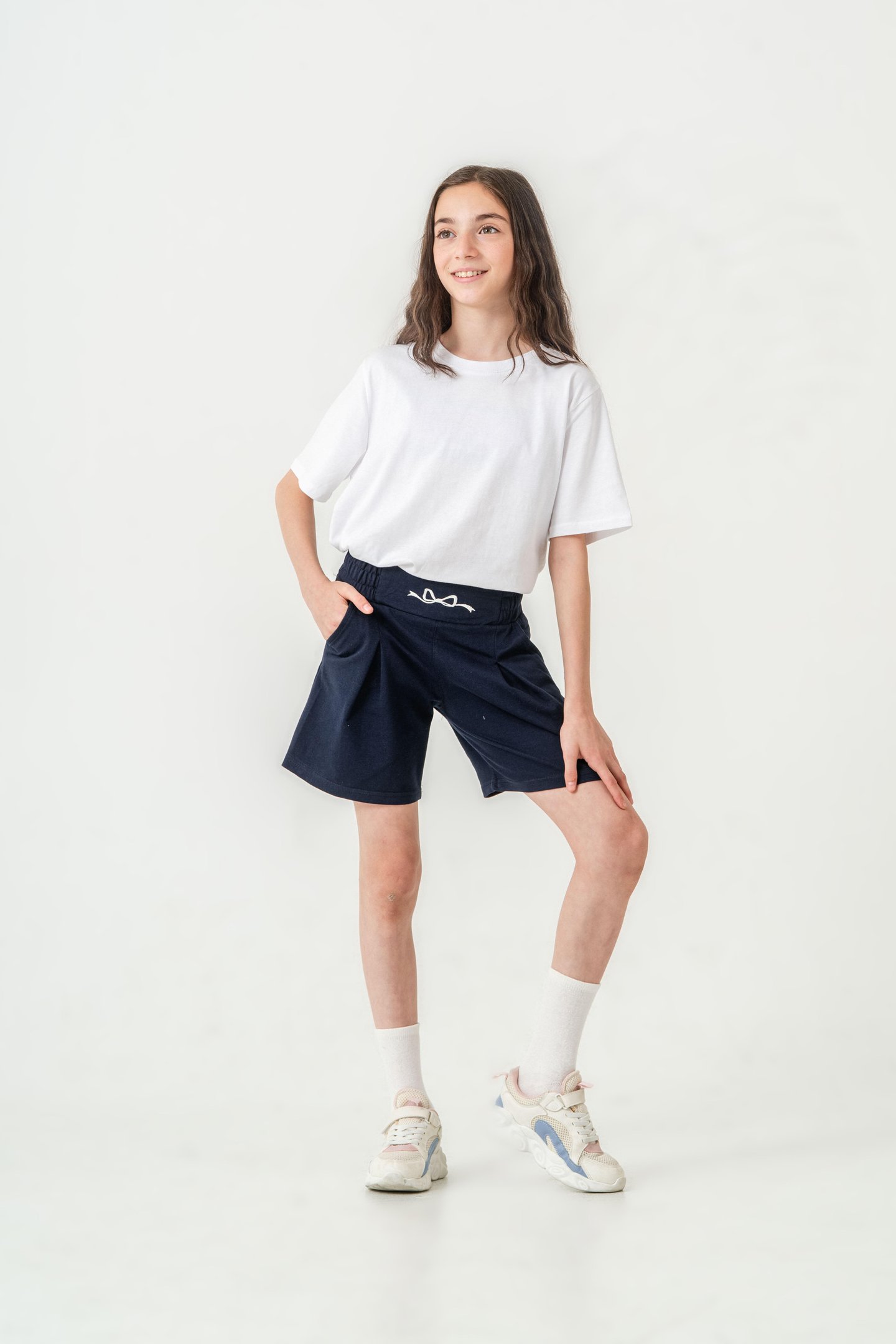 Kemer Ortası Nakışlı Kız Çocuk Şort