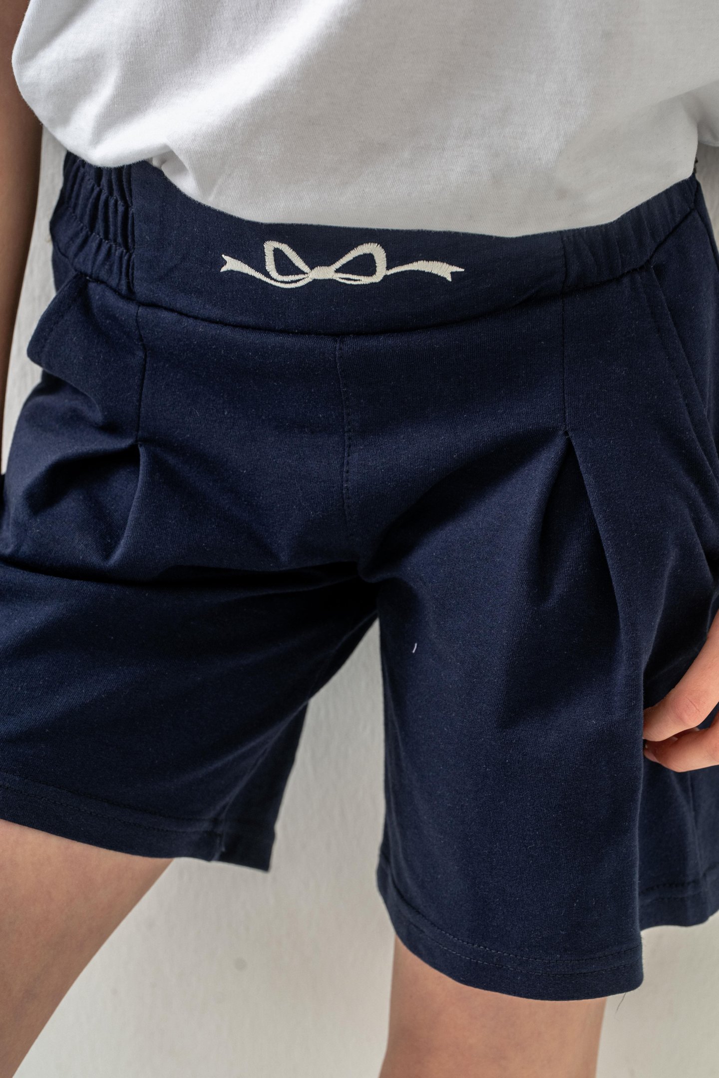 Kemer Ortası Nakışlı Kız Çocuk Şort